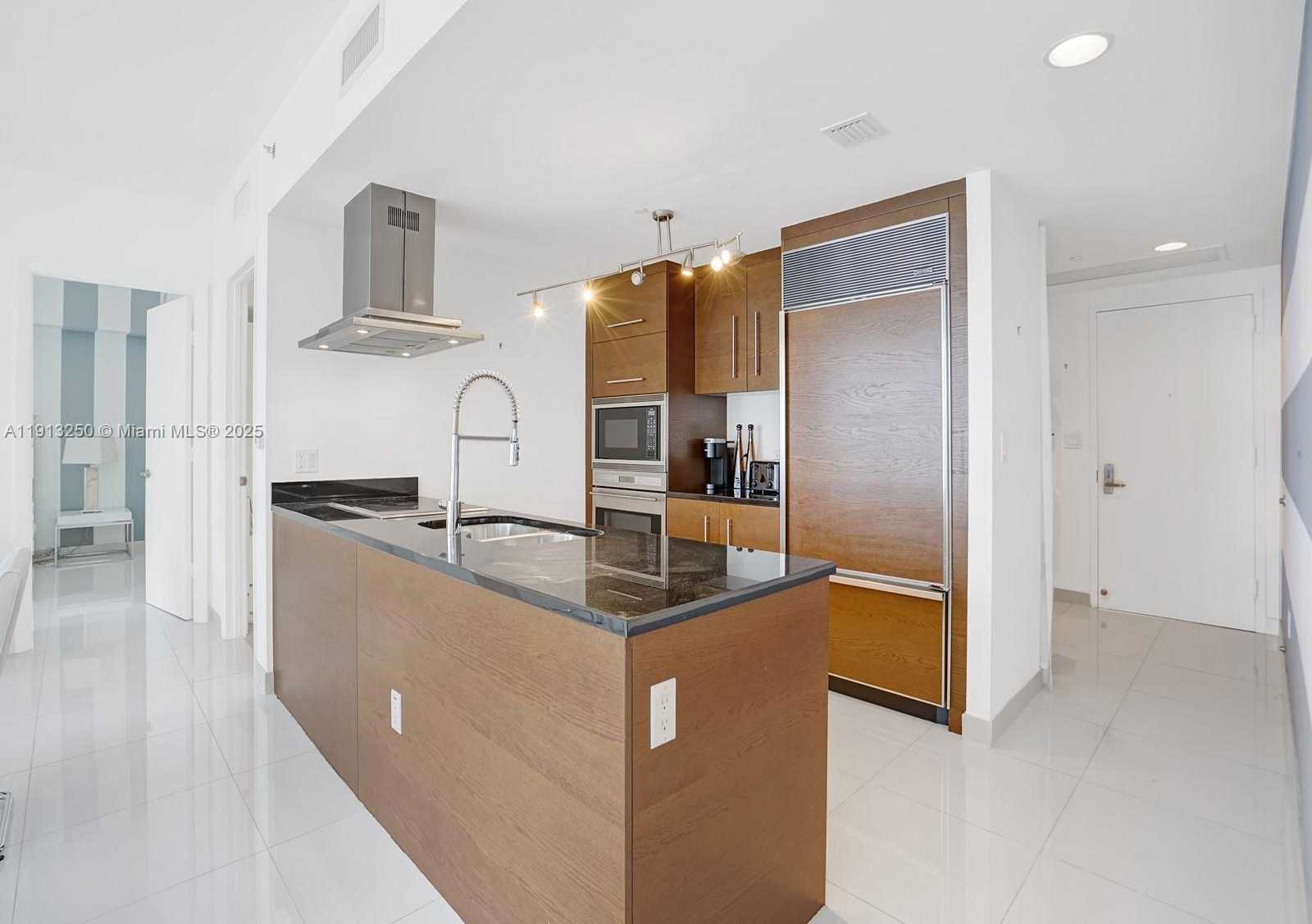 Small Image of 495 BRICKELL AVE #2504, Miami Number 5