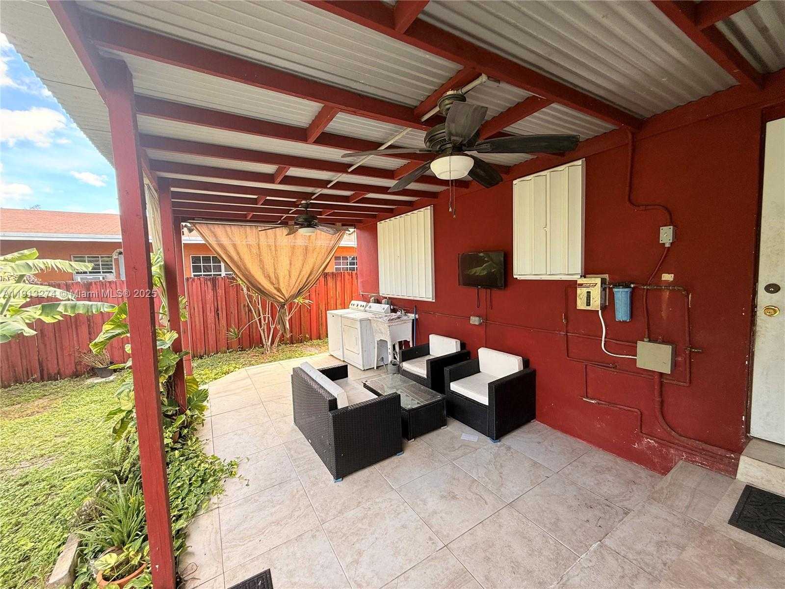 Small Image of 2435 WILSON ST #1, Hollywood Number 12