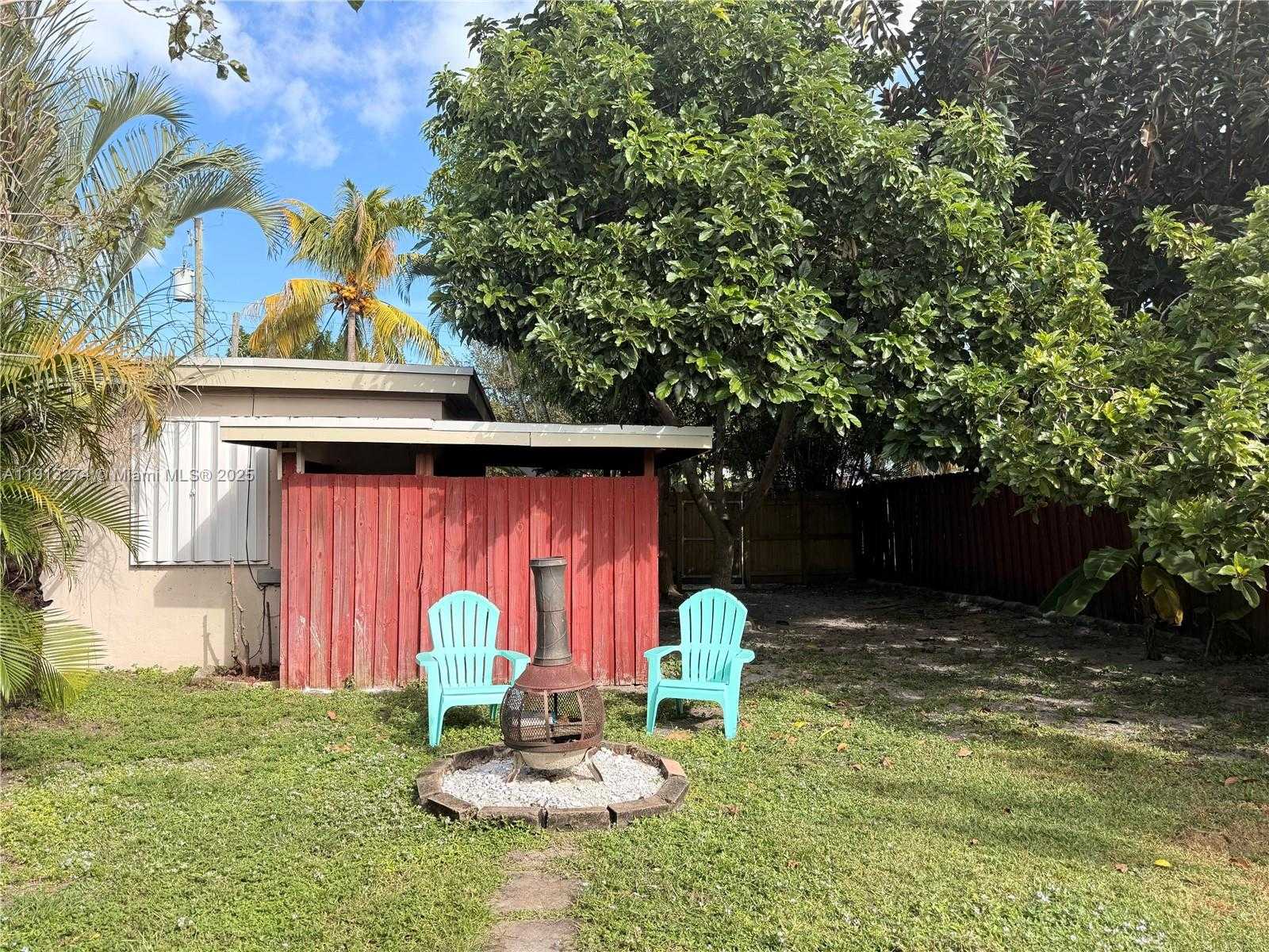 Small Image of 2435 WILSON ST #1, Hollywood Number 15