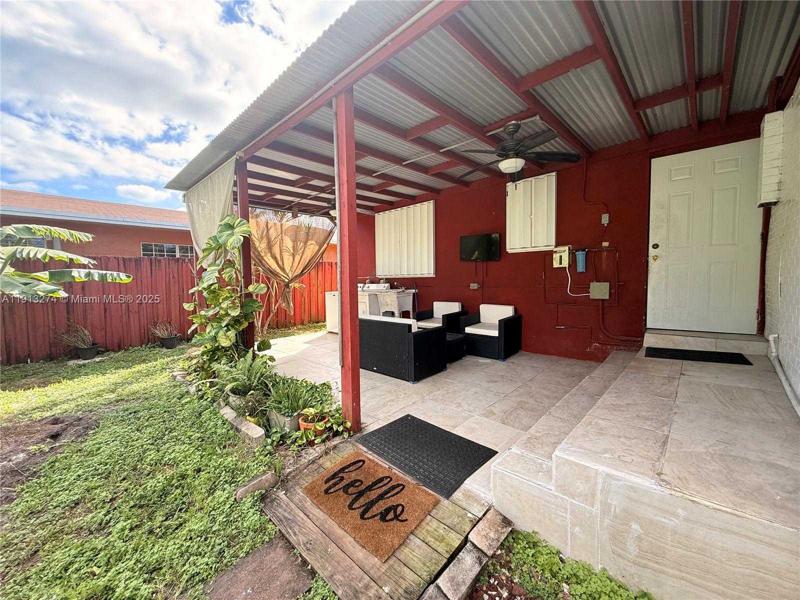 Small Image of 2435 WILSON ST #1, Hollywood Number 16