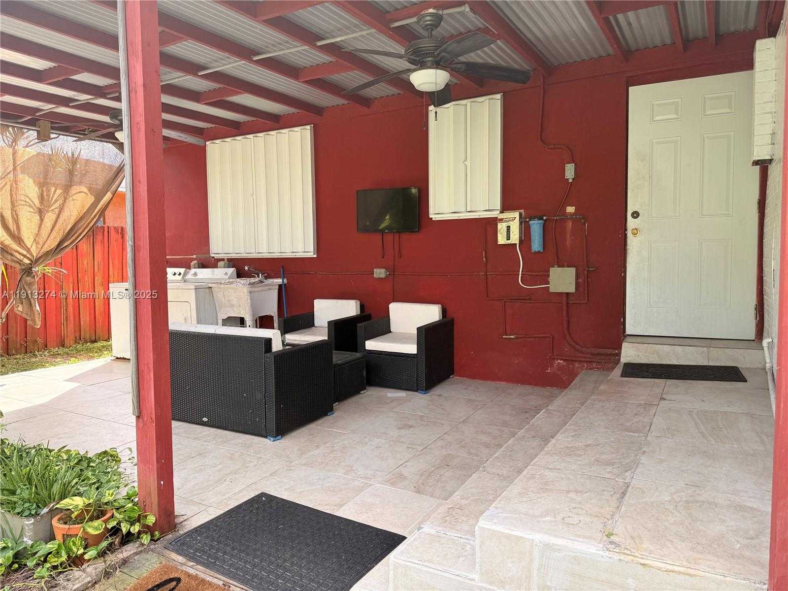 Small Image of 2435 WILSON ST #1, Hollywood Number 18