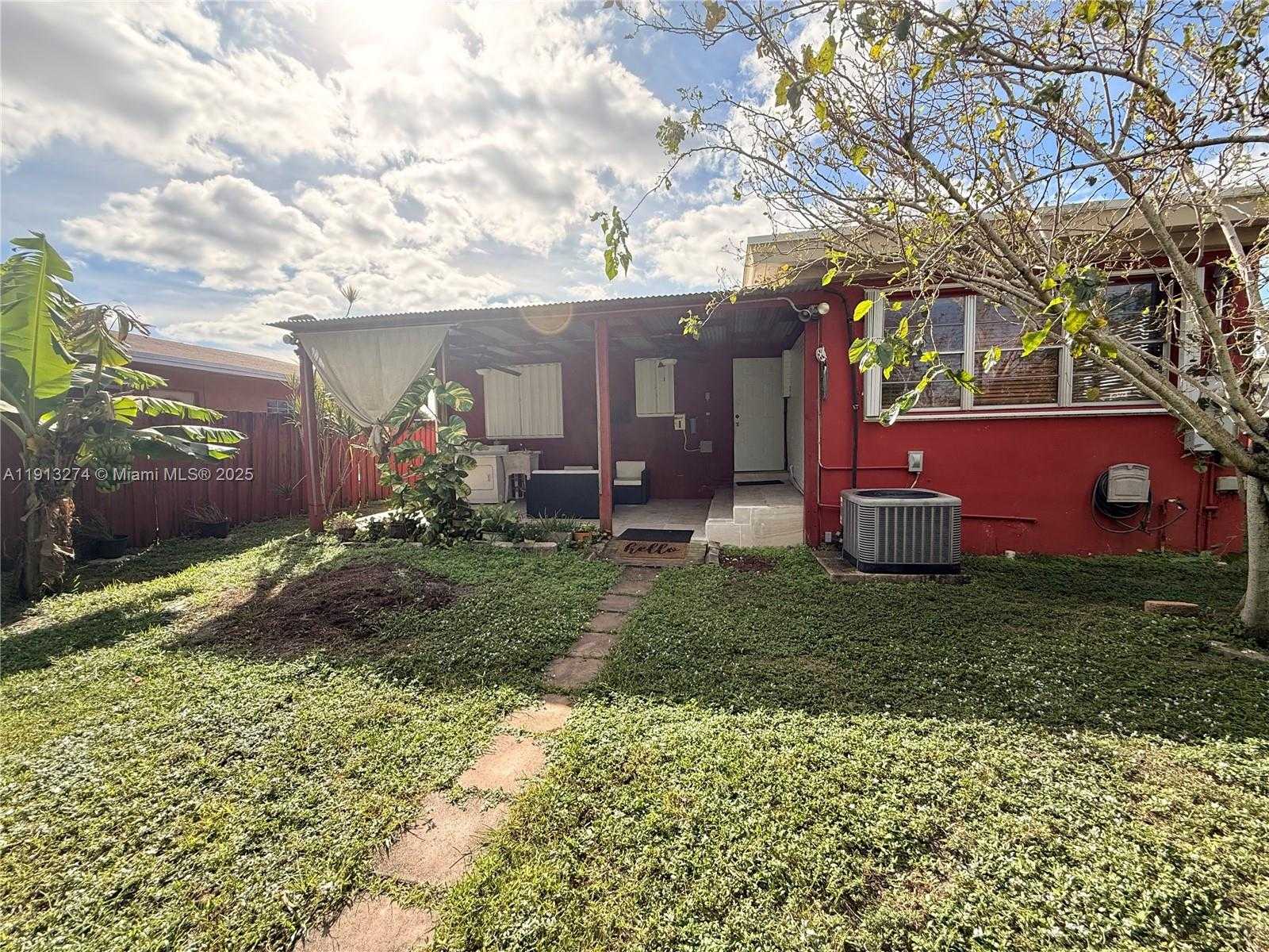 Small Image of 2435 WILSON ST #1, Hollywood Number 20