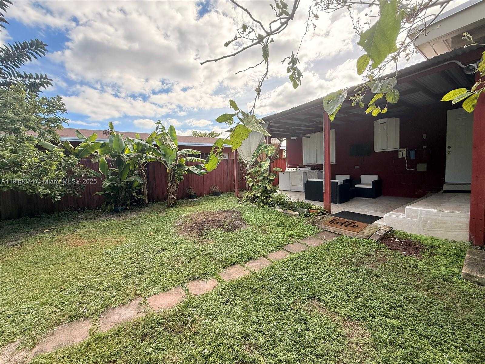 Small Image of 2435 WILSON ST #1, Hollywood Number 24