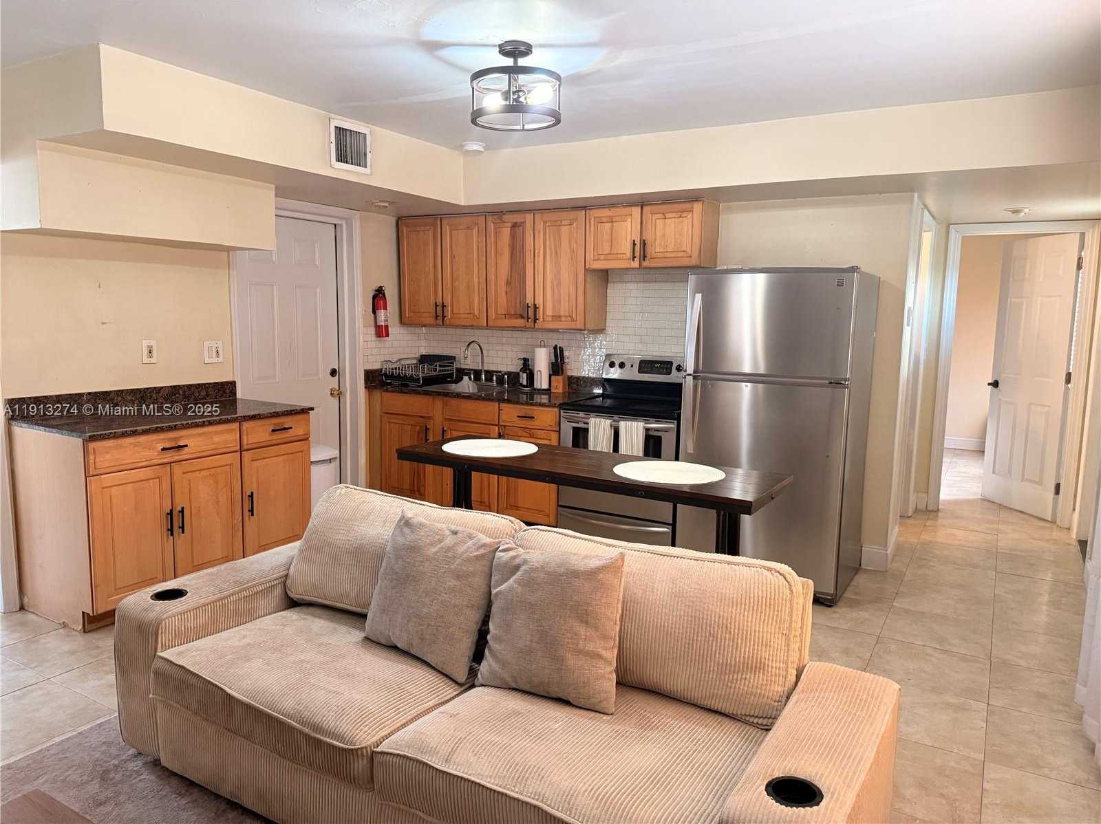 Small Image of 2435 WILSON ST #1, Hollywood Number 5