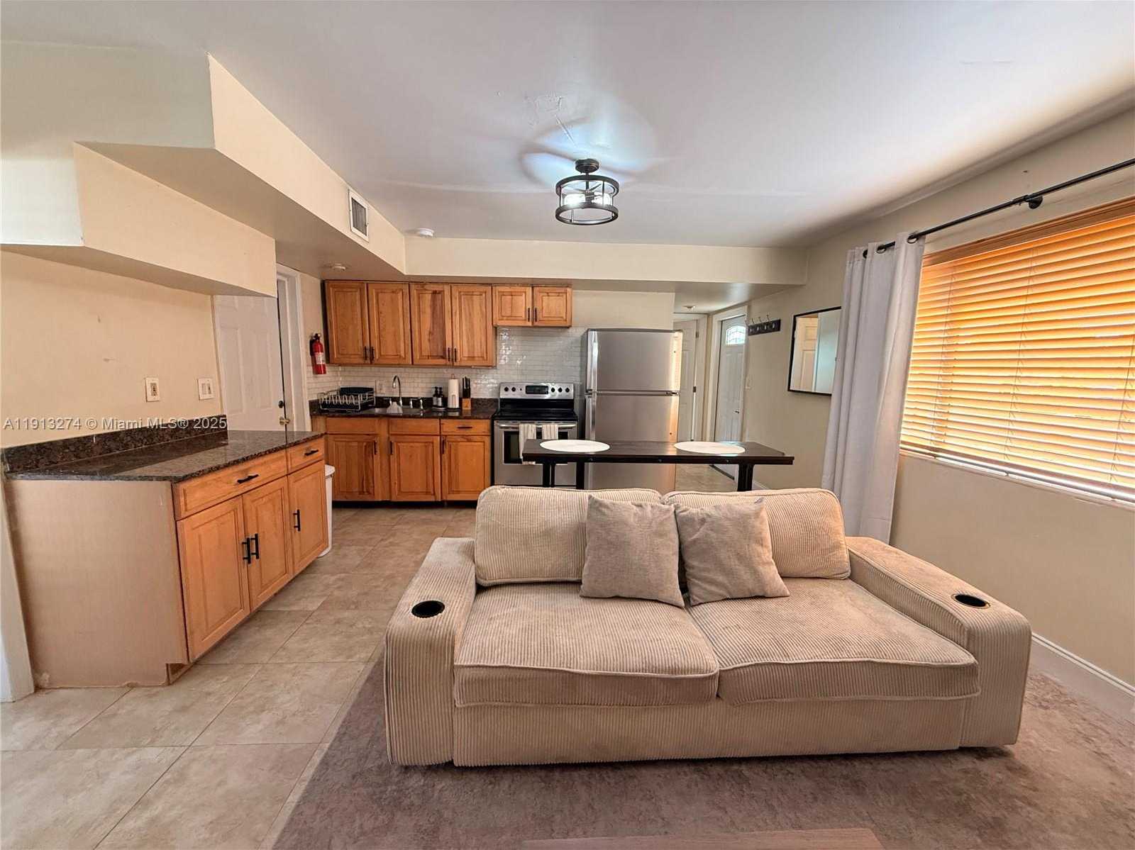 Small Image of 2435 WILSON ST #1, Hollywood Number 9