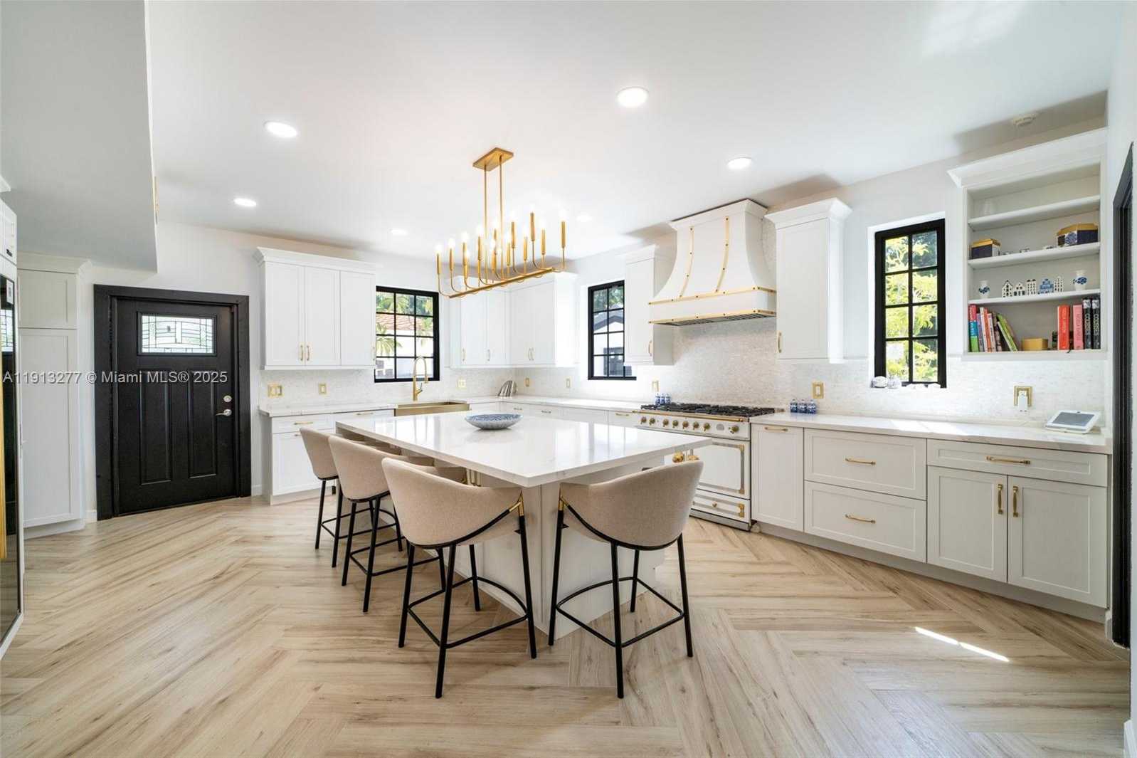 Small Image of 5149 ALTON RD, Miami Beach Number 13