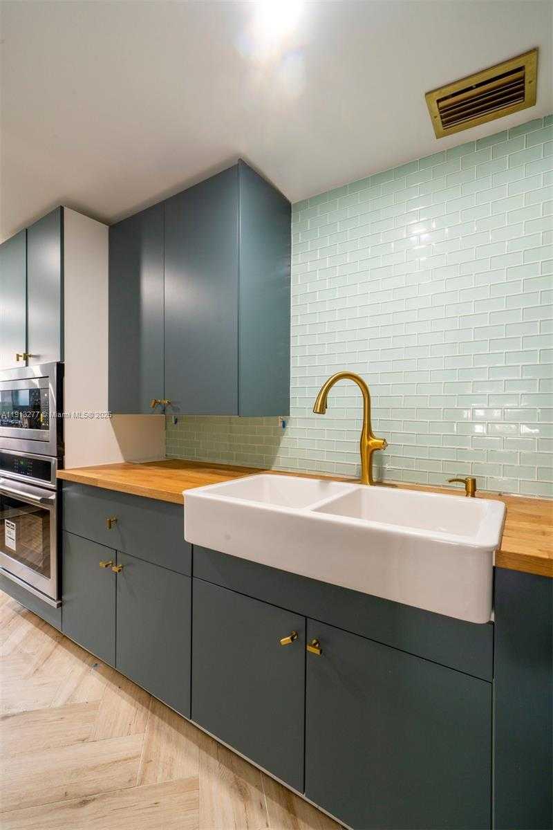 Small Image of 5149 ALTON RD, Miami Beach Number 18