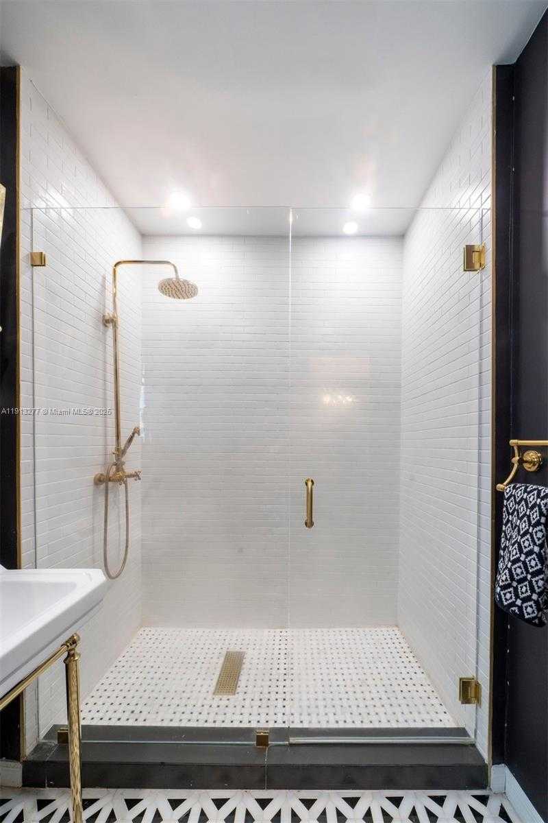 Small Image of 5149 ALTON RD, Miami Beach Number 22