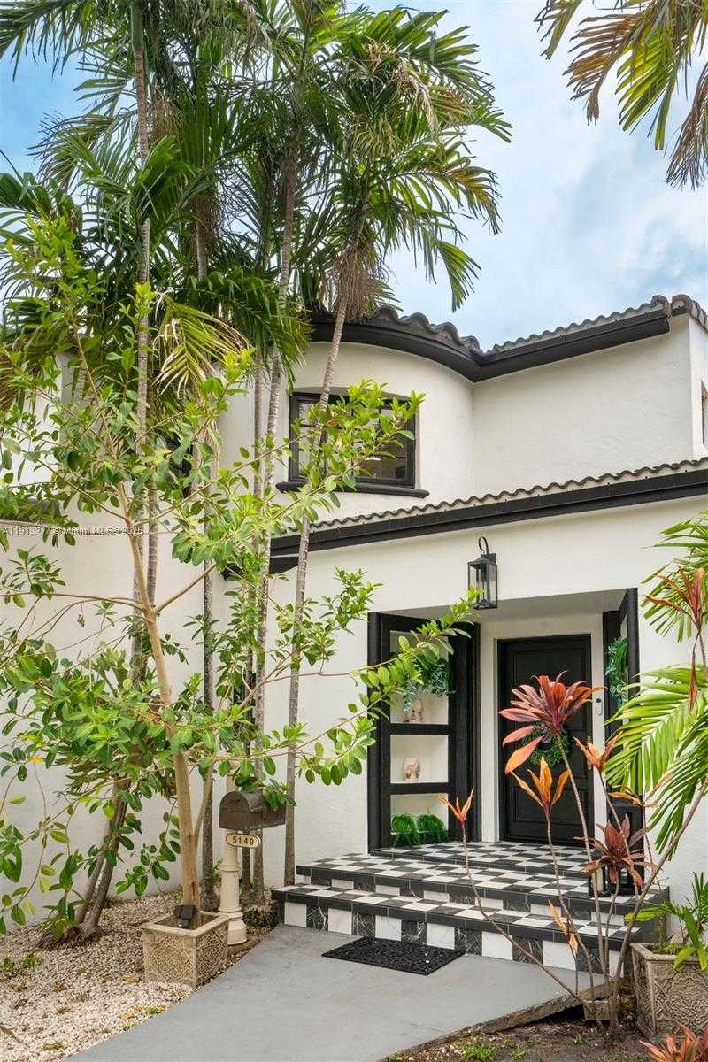 Small Image of 5149 ALTON RD, Miami Beach Number 3