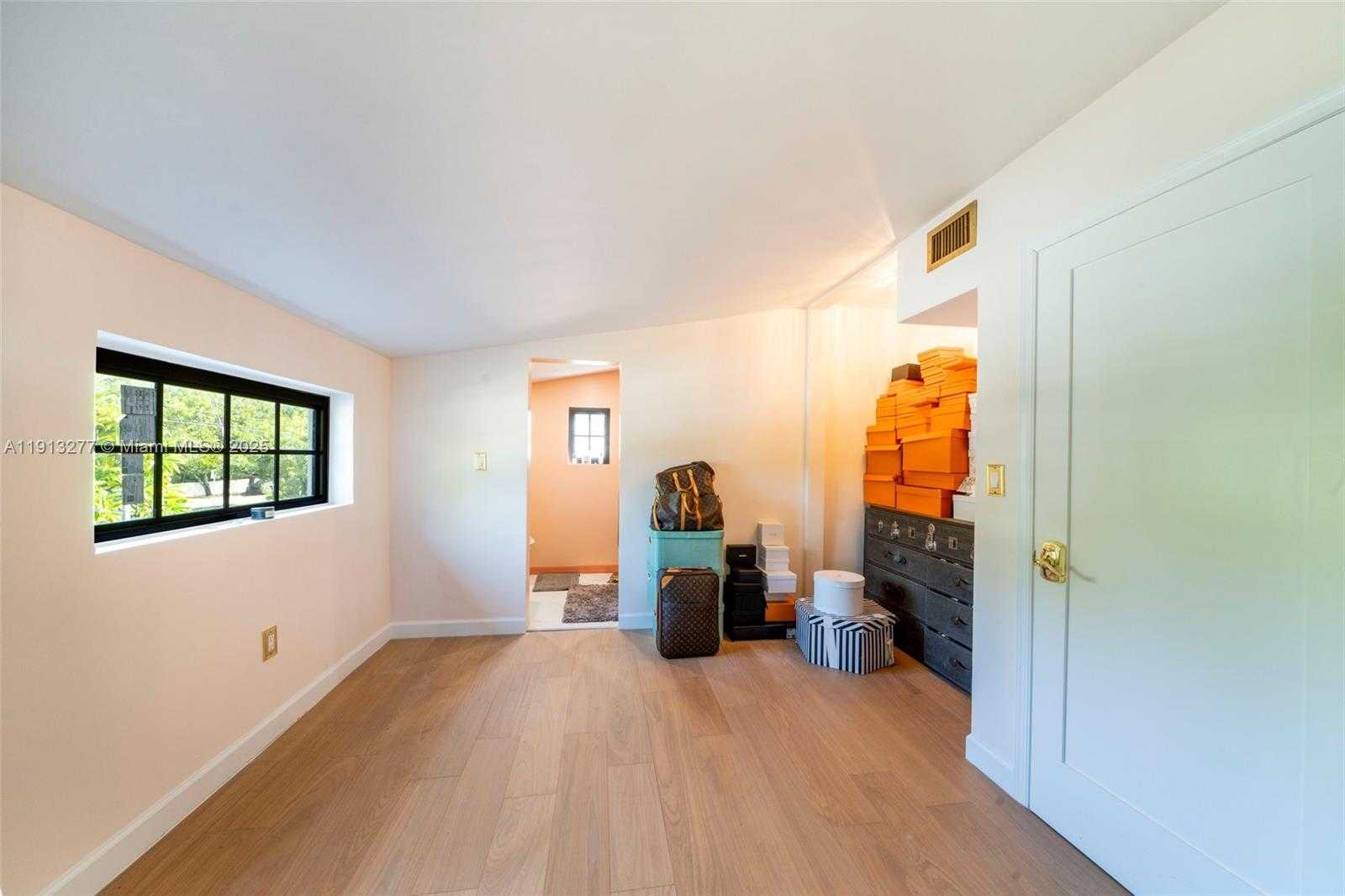 Small Image of 5149 ALTON RD, Miami Beach Number 30