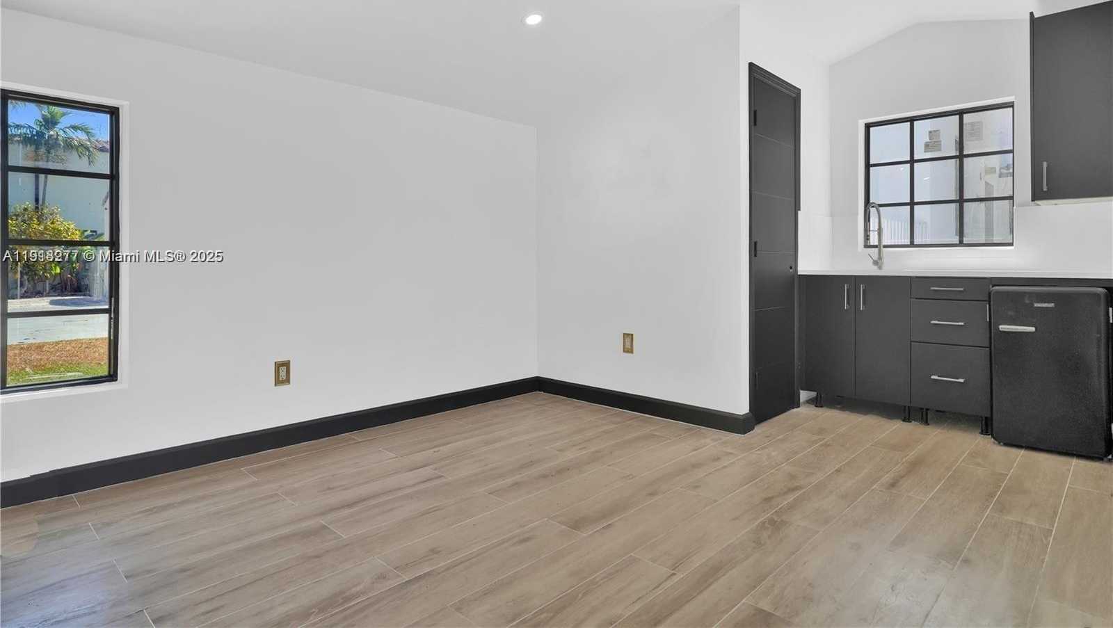 Small Image of 5149 ALTON RD, Miami Beach Number 32