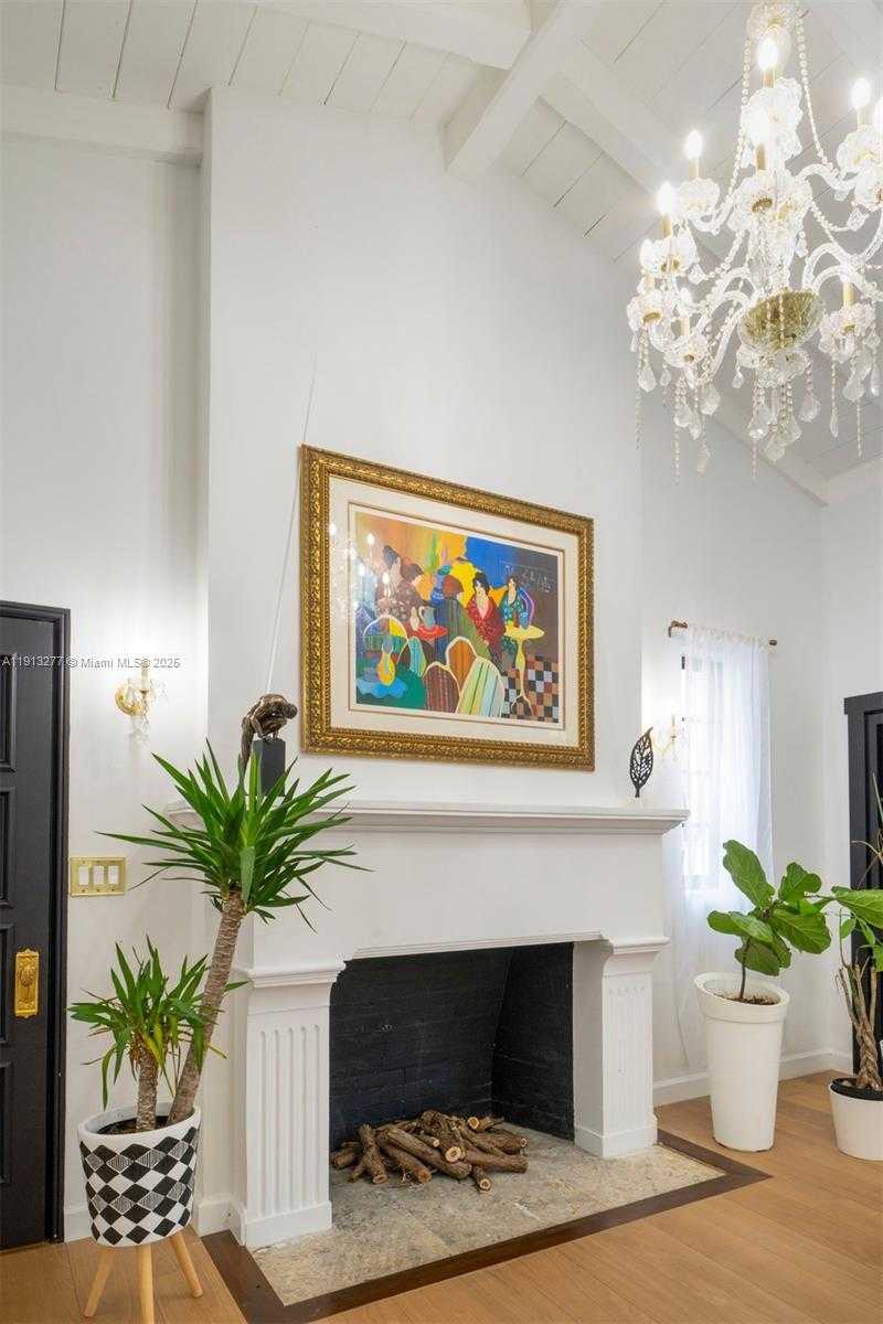 Small Image of 5149 ALTON RD, Miami Beach Number 7