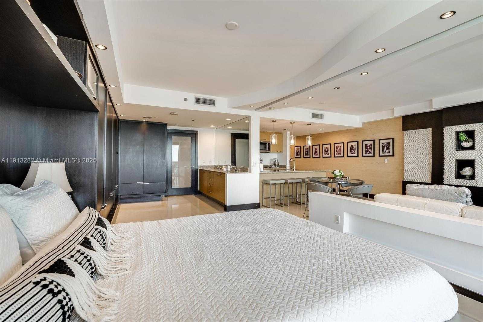 Small Image of 1800 SOUTH OCEAN DR #3109, Hallandale Beach Number 4