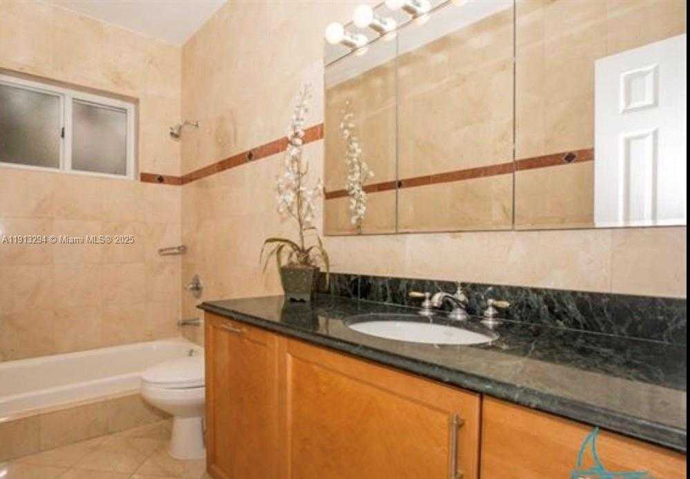 Small Image of 13155 ARCH CREEK TER, North Miami Number 14