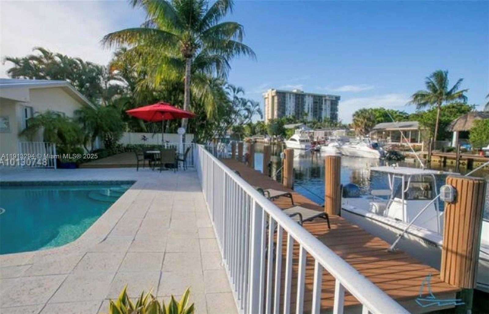 Small Image of 13155 ARCH CREEK TER, North Miami Number 4