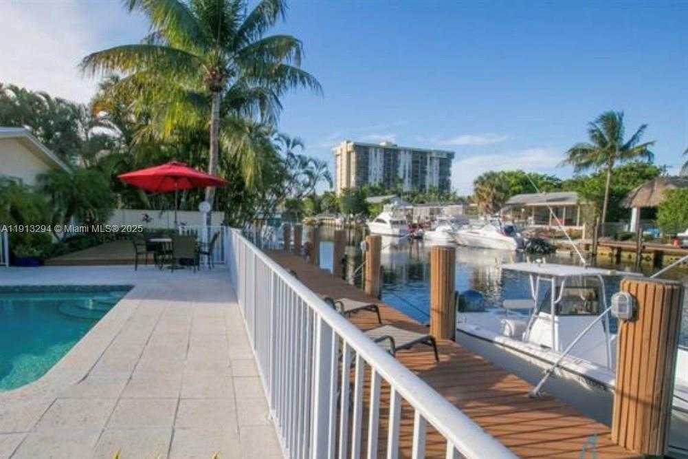 Small Image of 13155 ARCH CREEK TER, North Miami Number 6