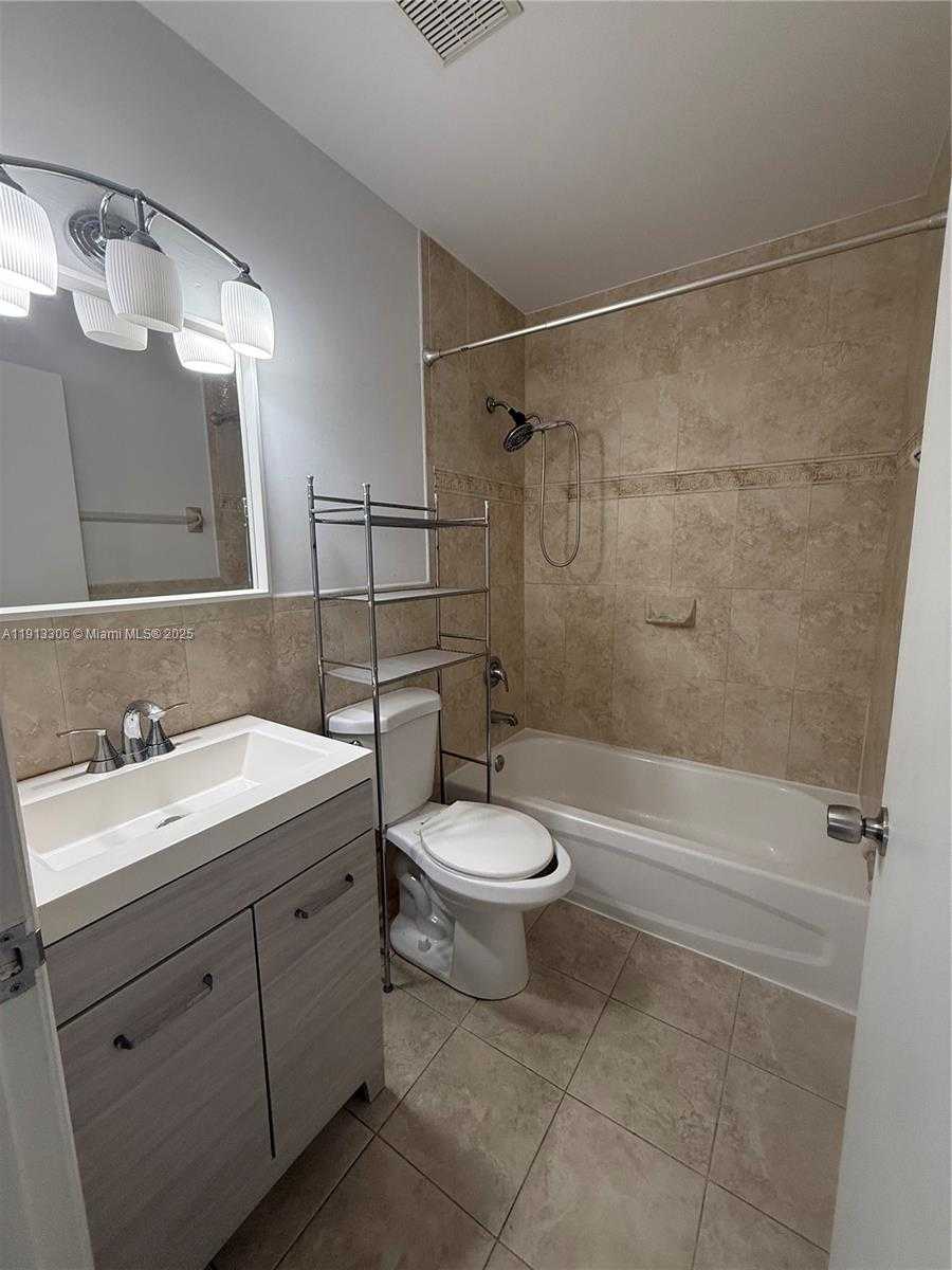 Small Image of 6430 WEST 25TH LN, Hialeah Number 13