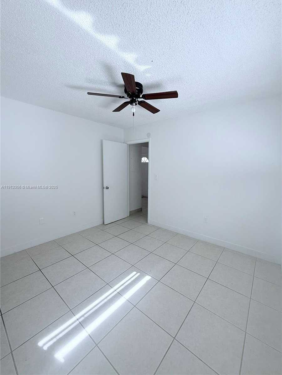 Small Image of 6430 WEST 25TH LN, Hialeah Number 15
