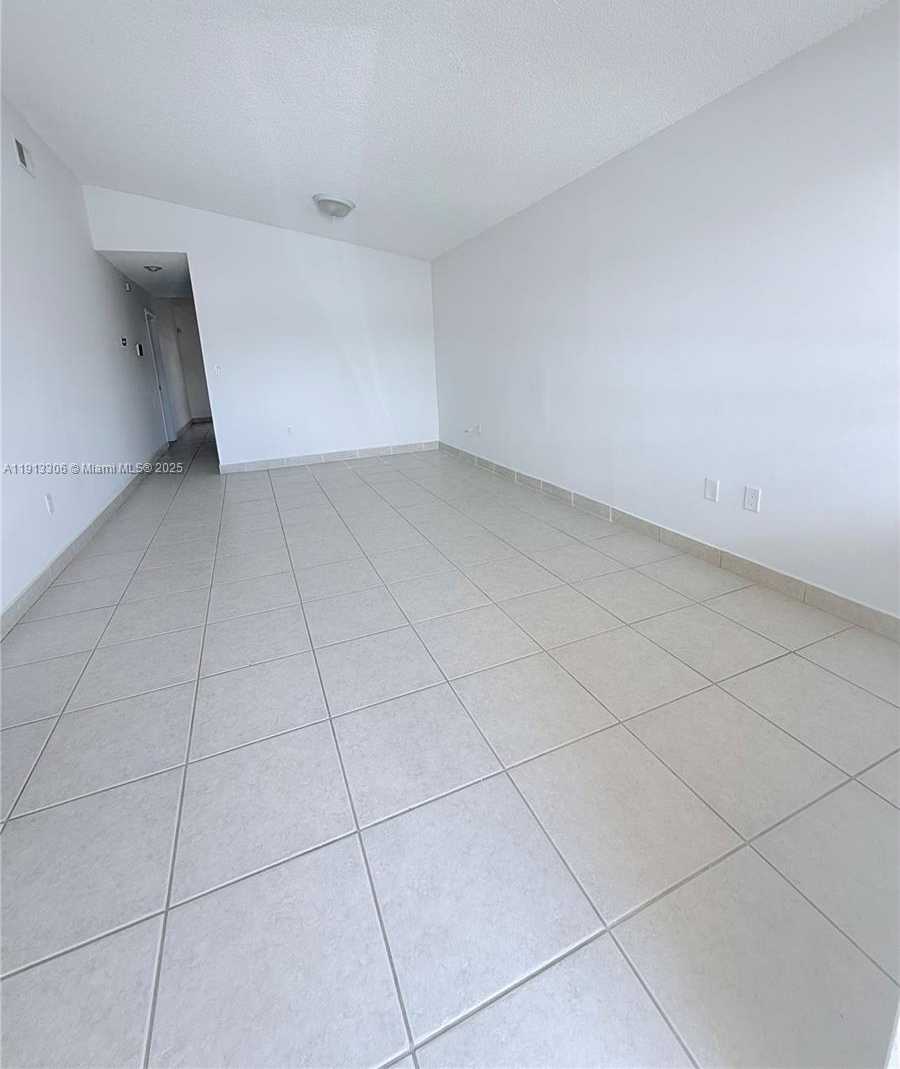 Small Image of 6430 WEST 25TH LN, Hialeah Number 4