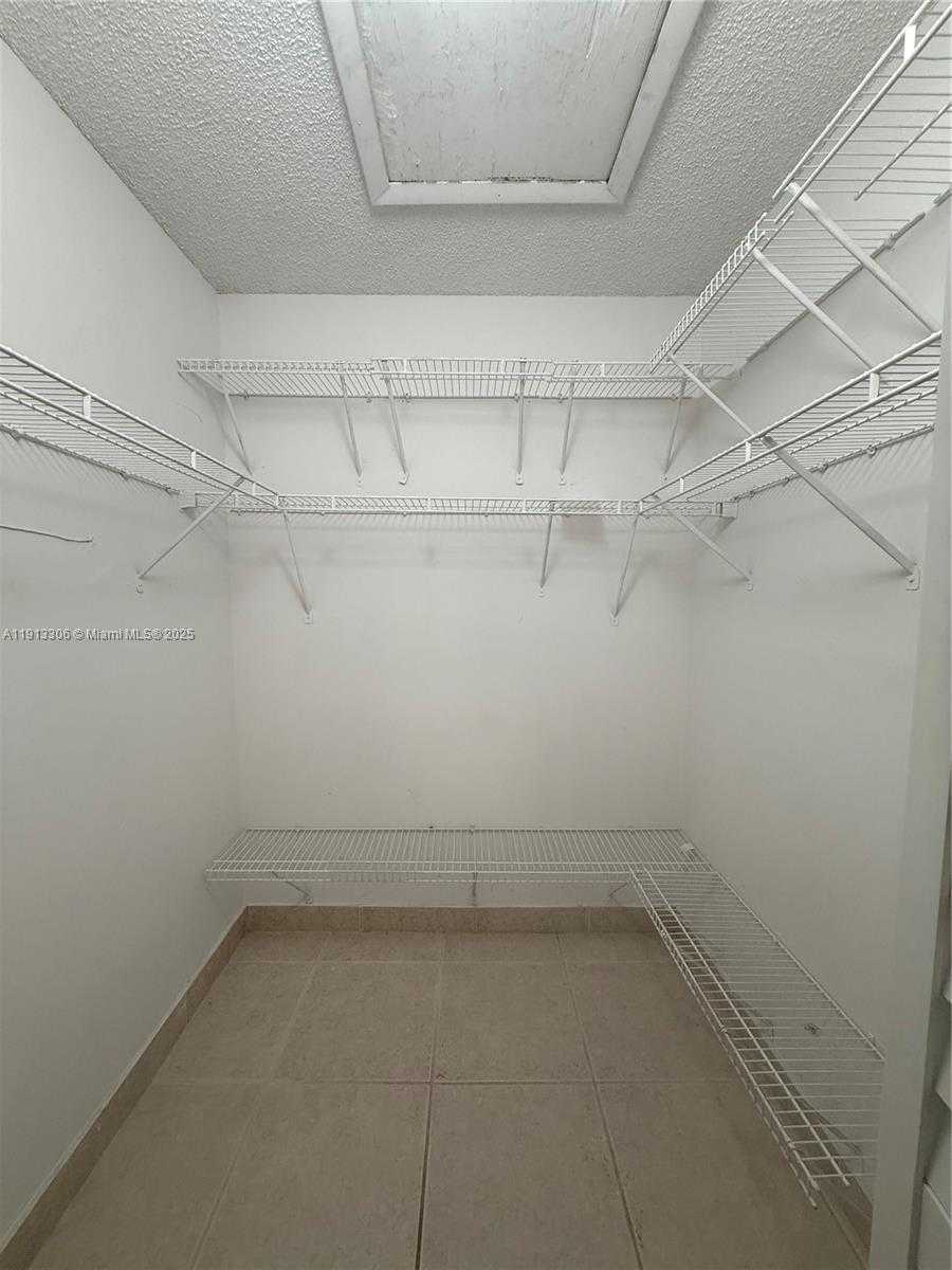 Small Image of 6430 WEST 25TH LN, Hialeah Number 7