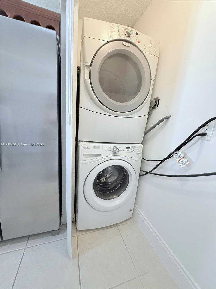 Small Image of 6430 WEST 25TH LN, Hialeah Number 9