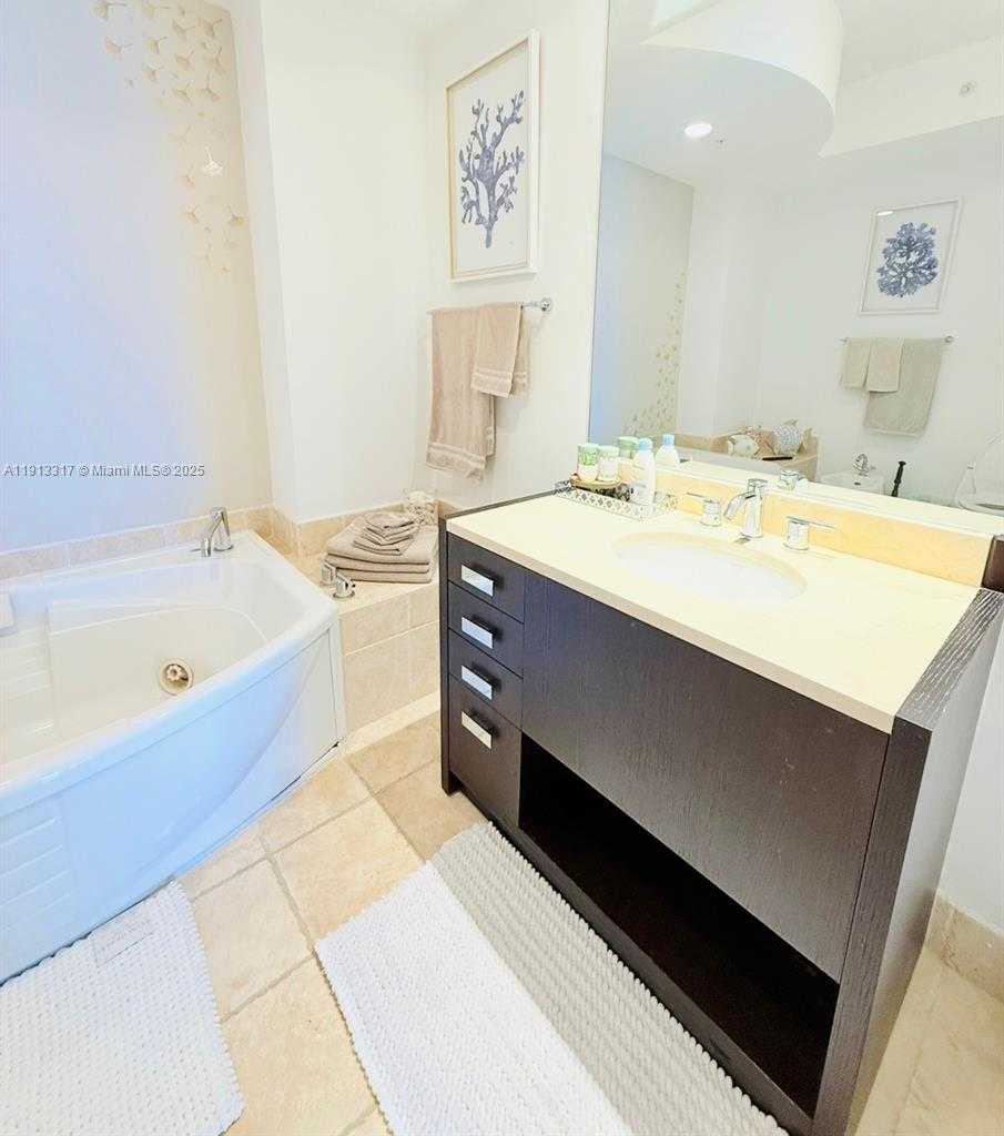 Small Image of 18201 COLLINS AVE #4506, Sunny Isles Beach Number 27