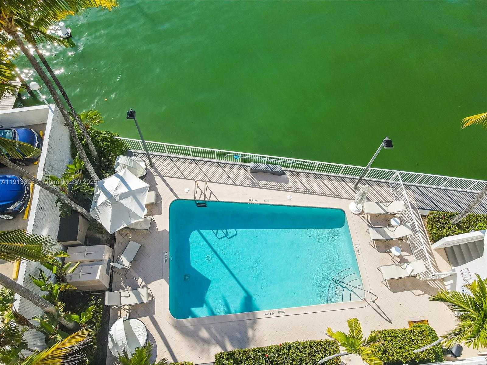 Small Image of 5880 COLLINS AVE #PH3, Miami Beach Number 10