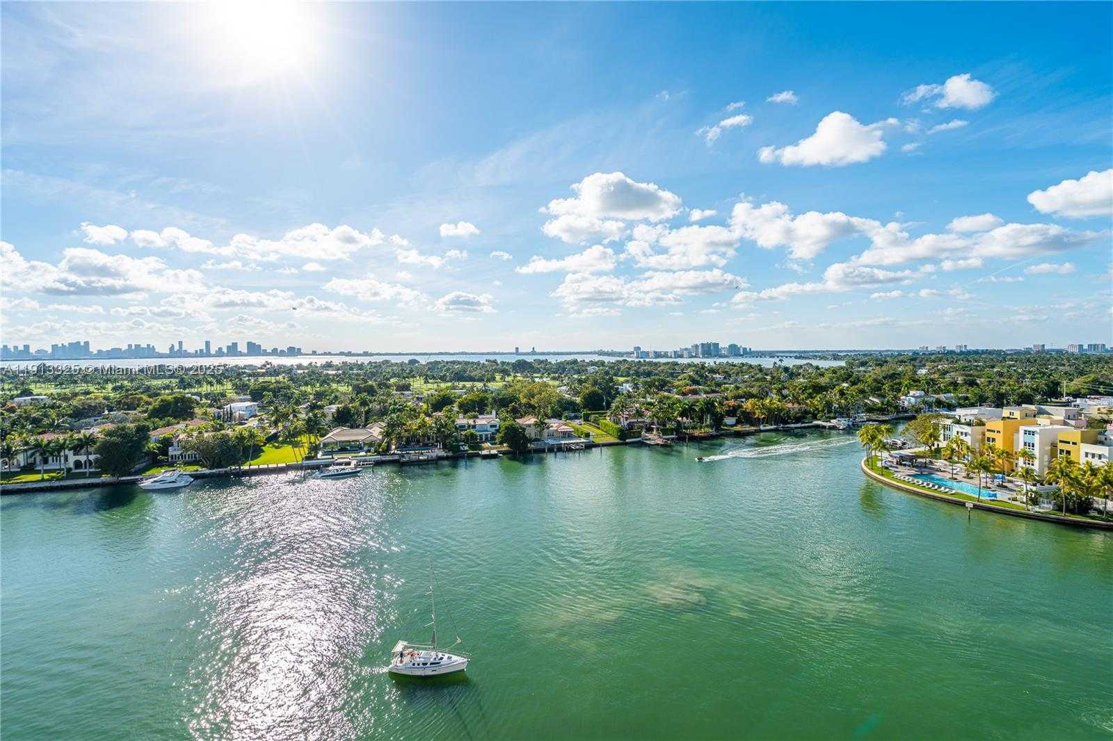 Small Image of 5880 COLLINS AVE #PH3, Miami Beach Number 13