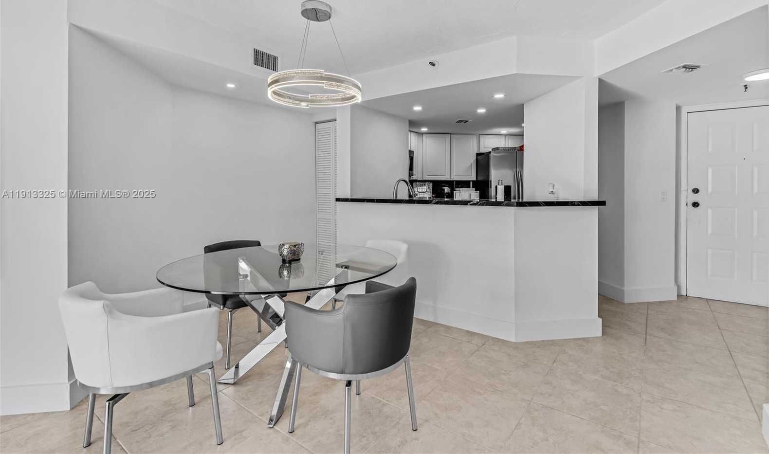 Small Image of 5880 COLLINS AVE #PH3, Miami Beach Number 17