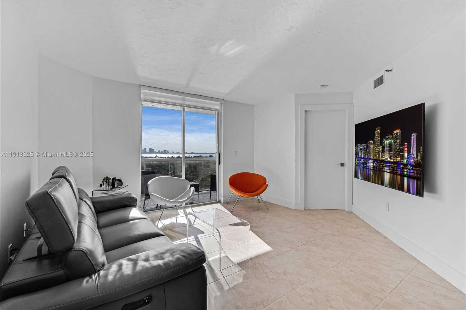 Small Image of 5880 COLLINS AVE #PH3, Miami Beach Number 18