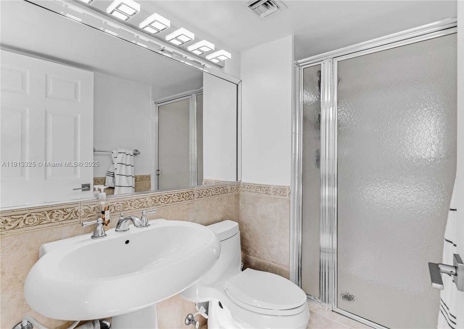 Small Image of 5880 COLLINS AVE #PH3, Miami Beach Number 33