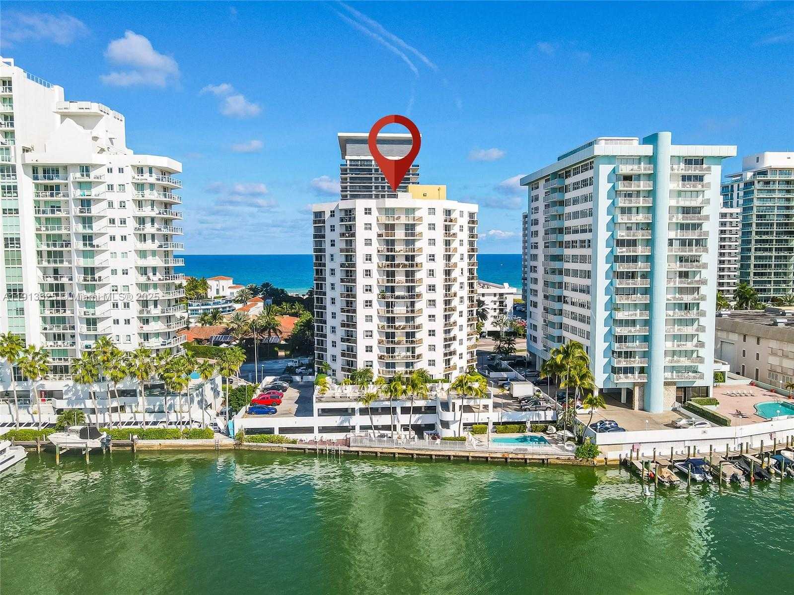 Small Image of 5880 COLLINS AVE #PH3, Miami Beach Number 6