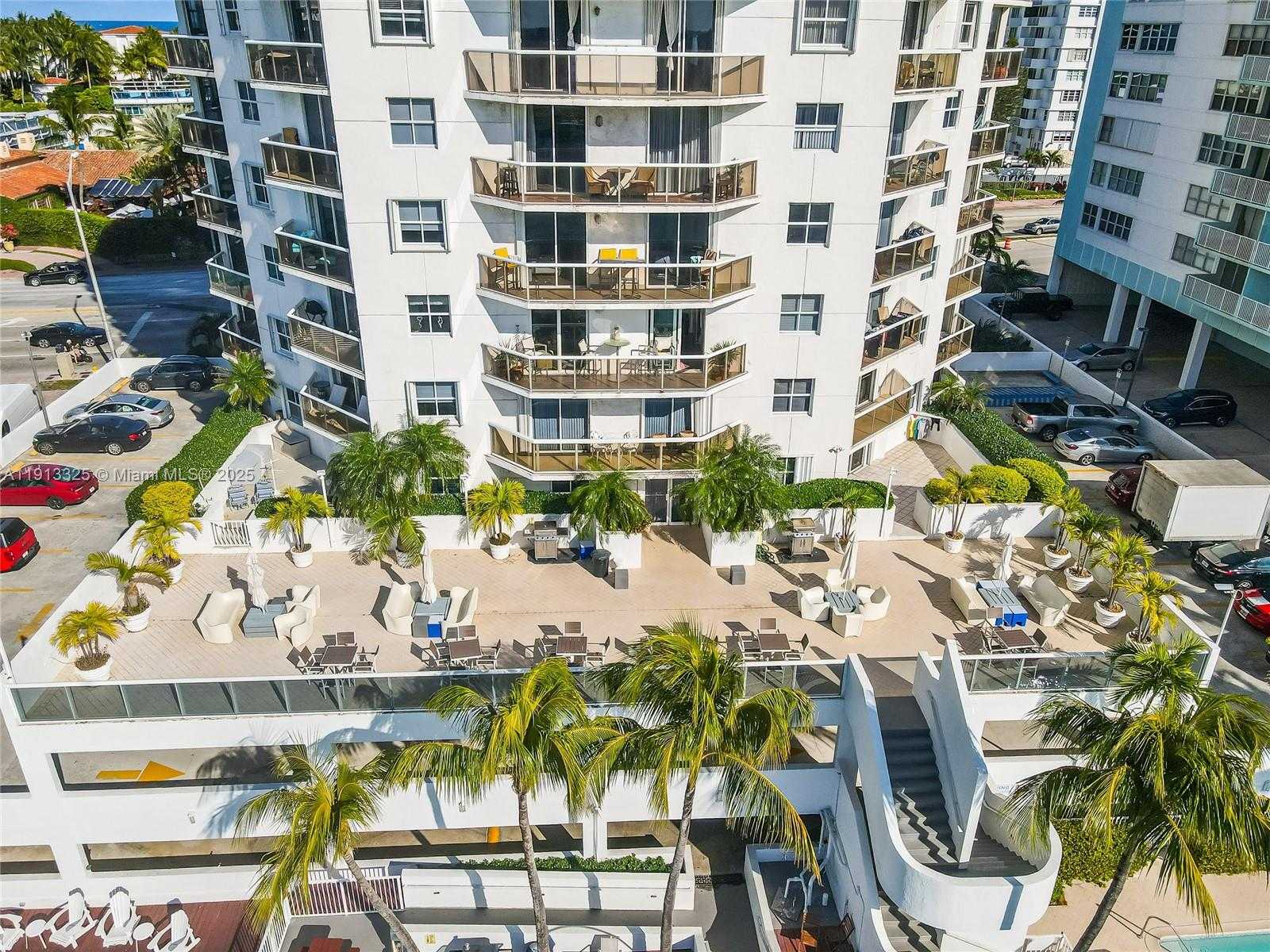 Small Image of 5880 COLLINS AVE #PH3, Miami Beach Number 7