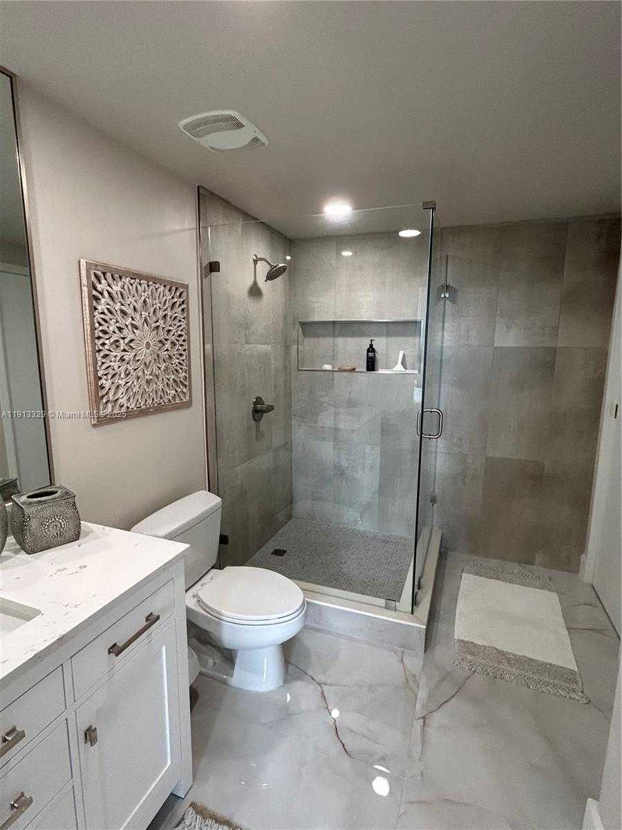 Small Image of 888 SOUTH DOUGLAS RD #PH05, Coral Gables Number 11