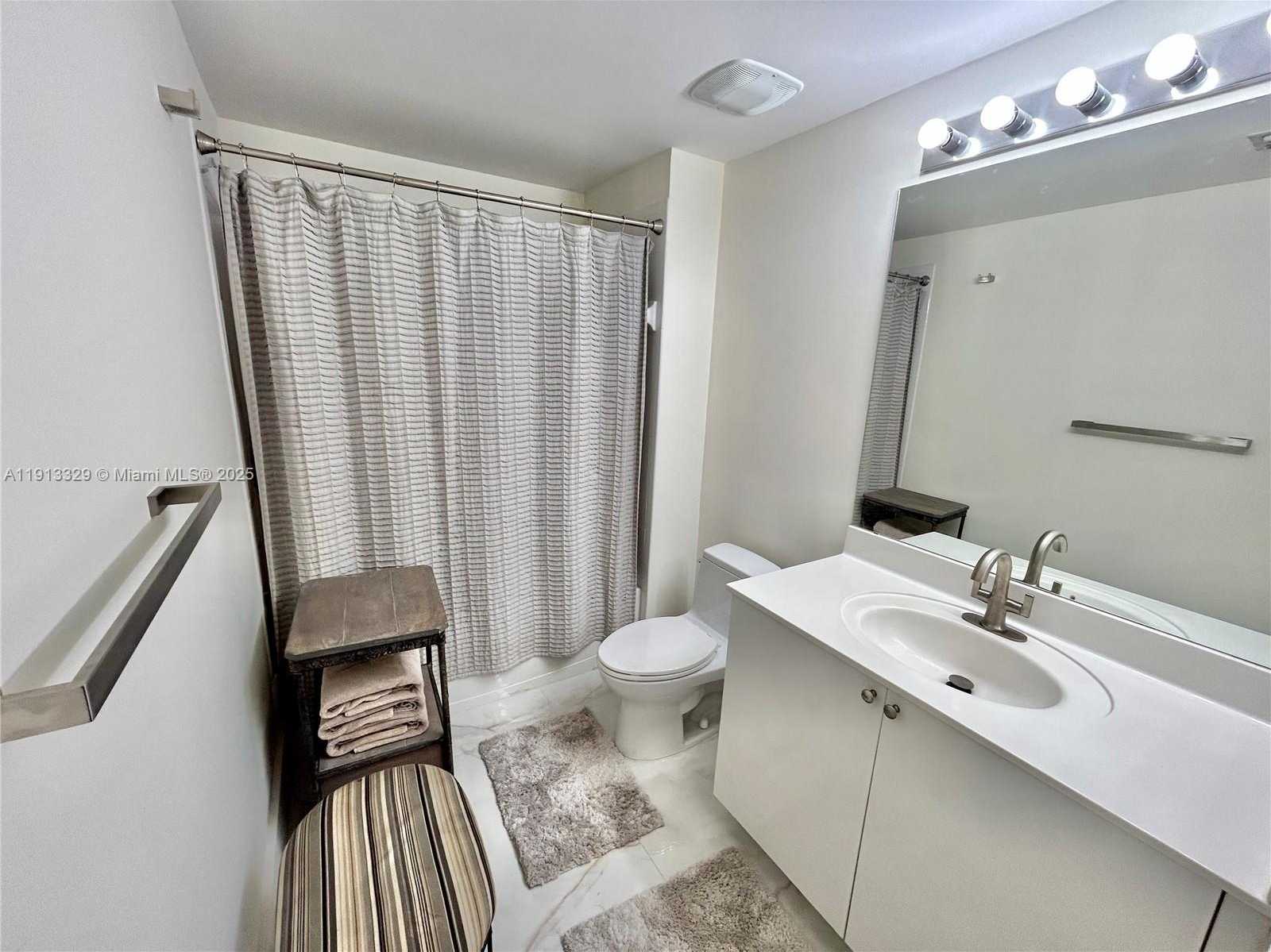 Small Image of 888 SOUTH DOUGLAS RD #PH05, Coral Gables Number 16