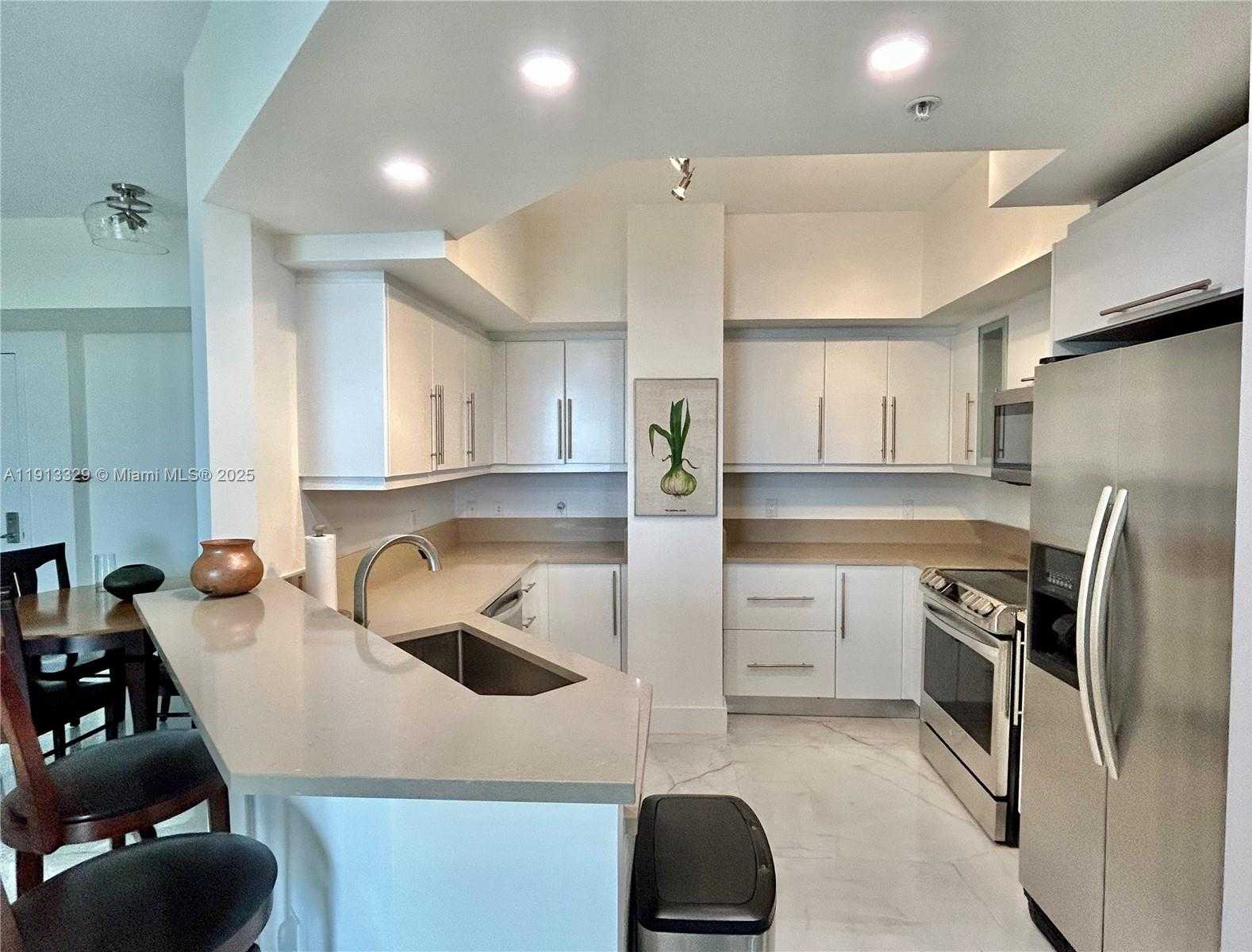 Small Image of 888 SOUTH DOUGLAS RD #PH05, Coral Gables Number 5