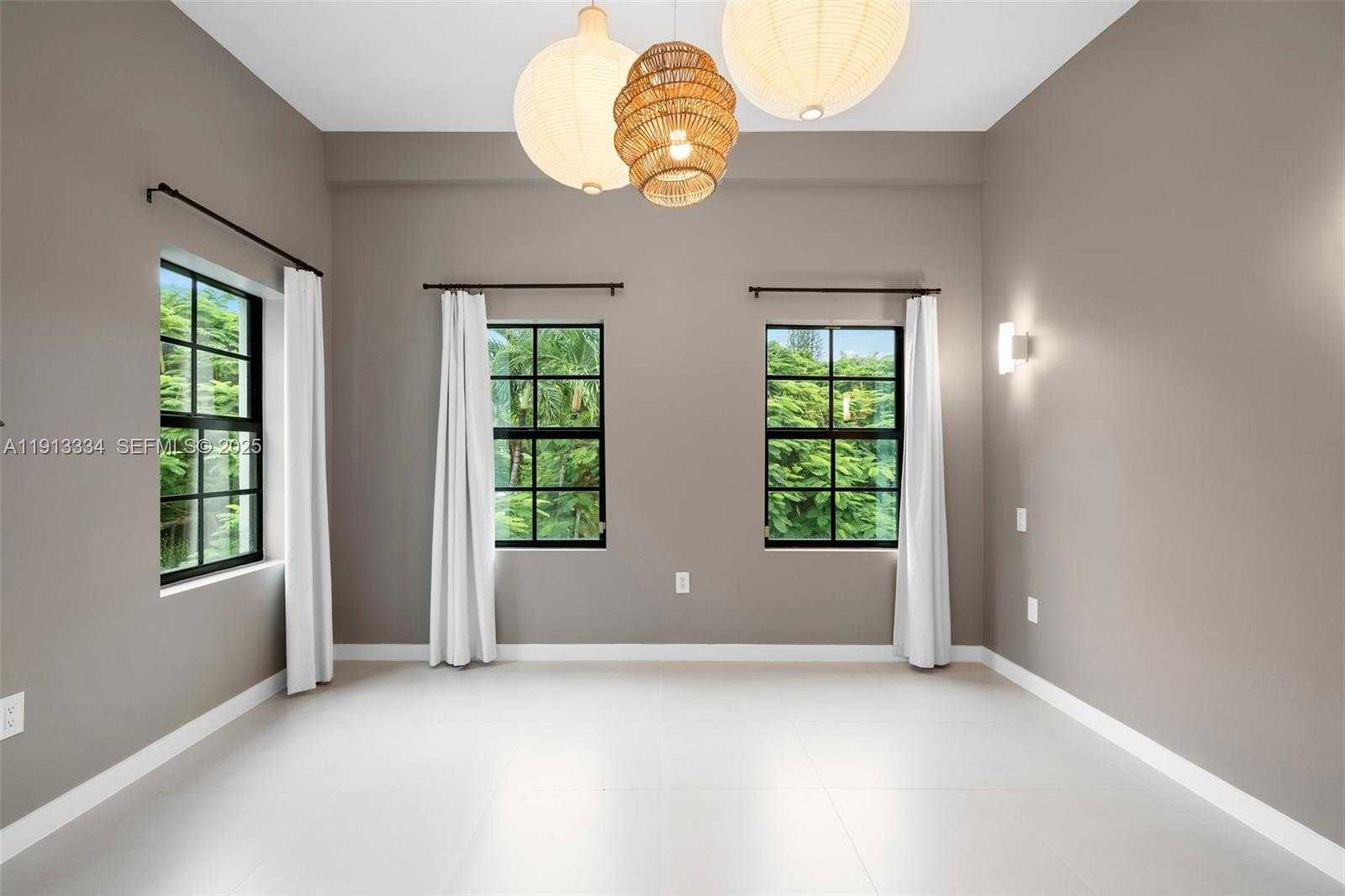 Small Image of 151 NORTH EAST 43RD ST, Miami Number 17