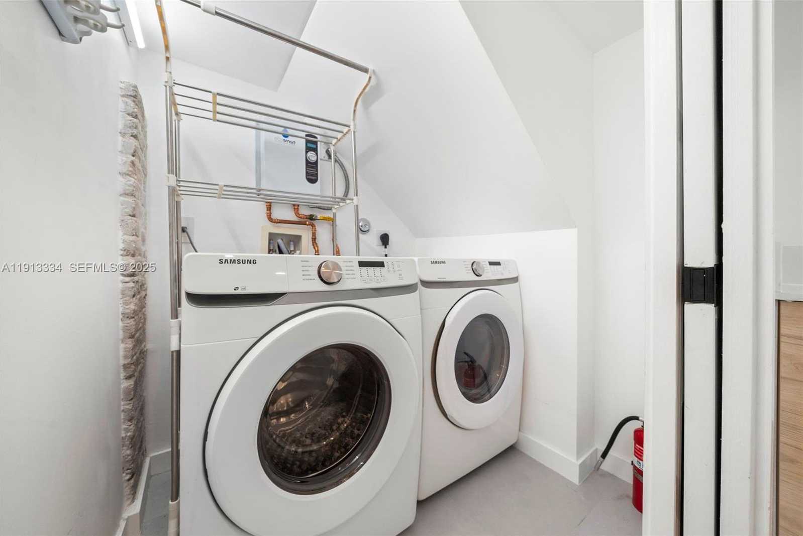 Small Image of 151 NORTH EAST 43RD ST, Miami Number 25