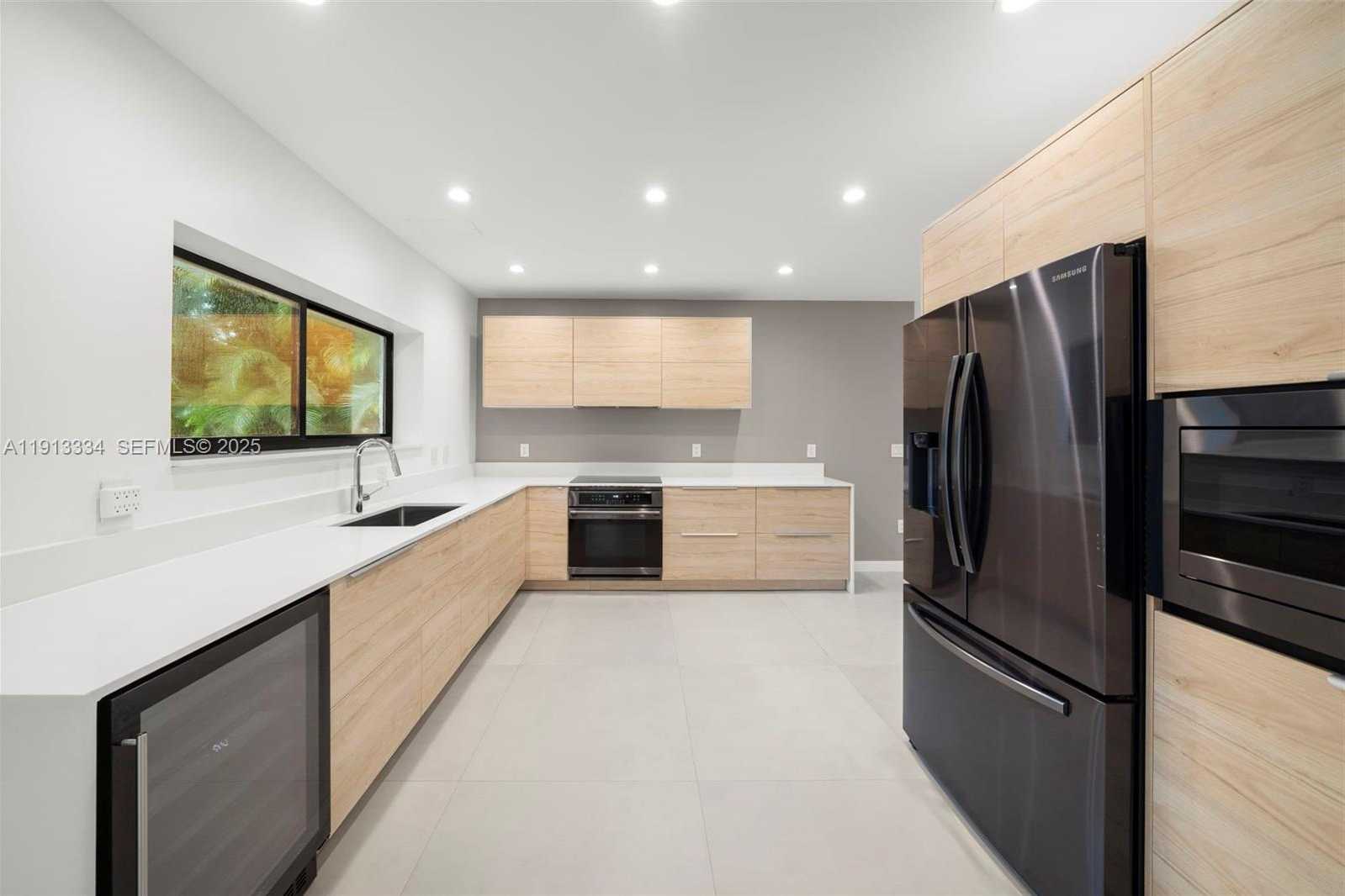 Small Image of 151 NORTH EAST 43RD ST, Miami Number 28