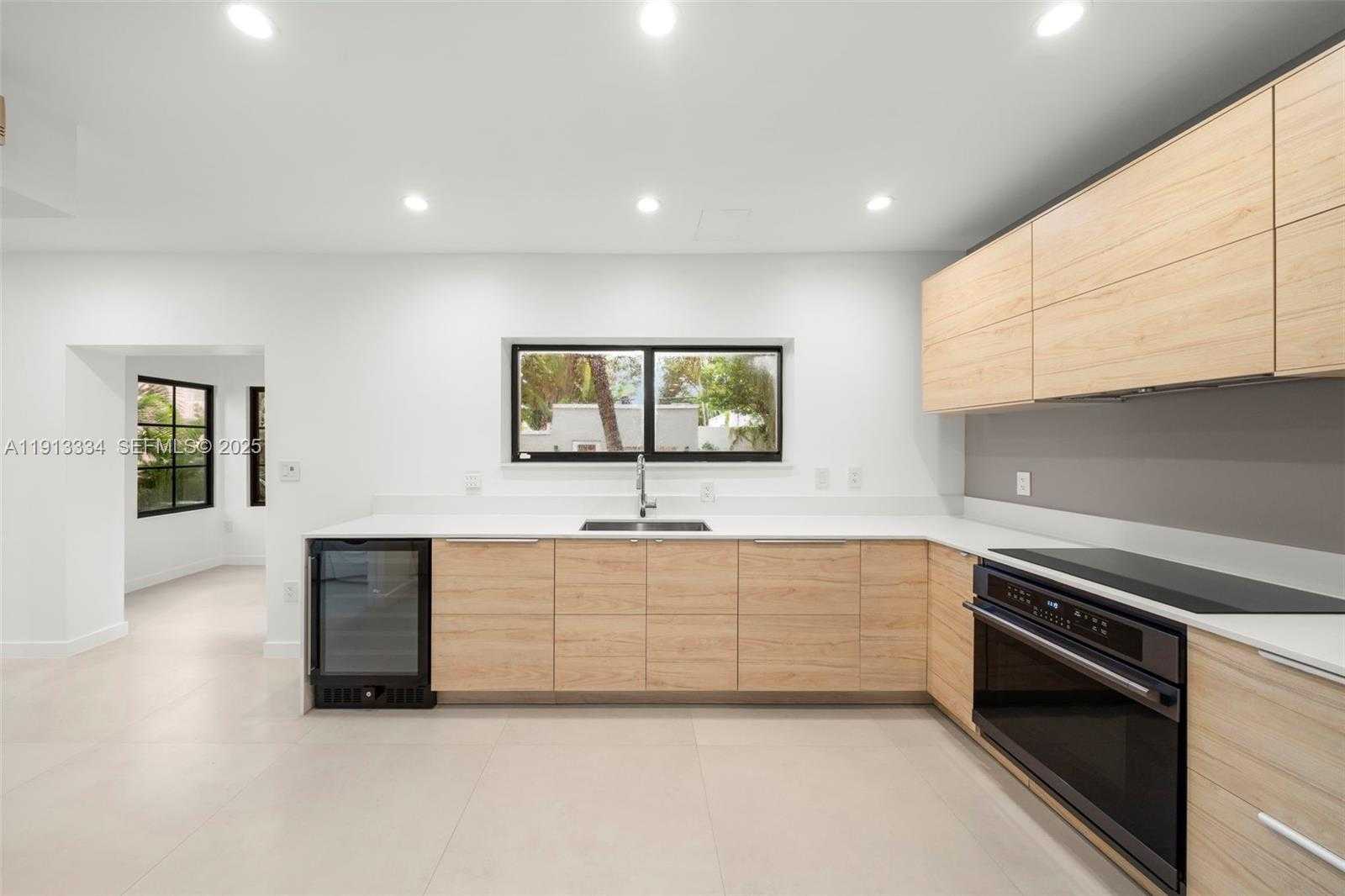 Small Image of 151 NORTH EAST 43RD ST, Miami Number 29