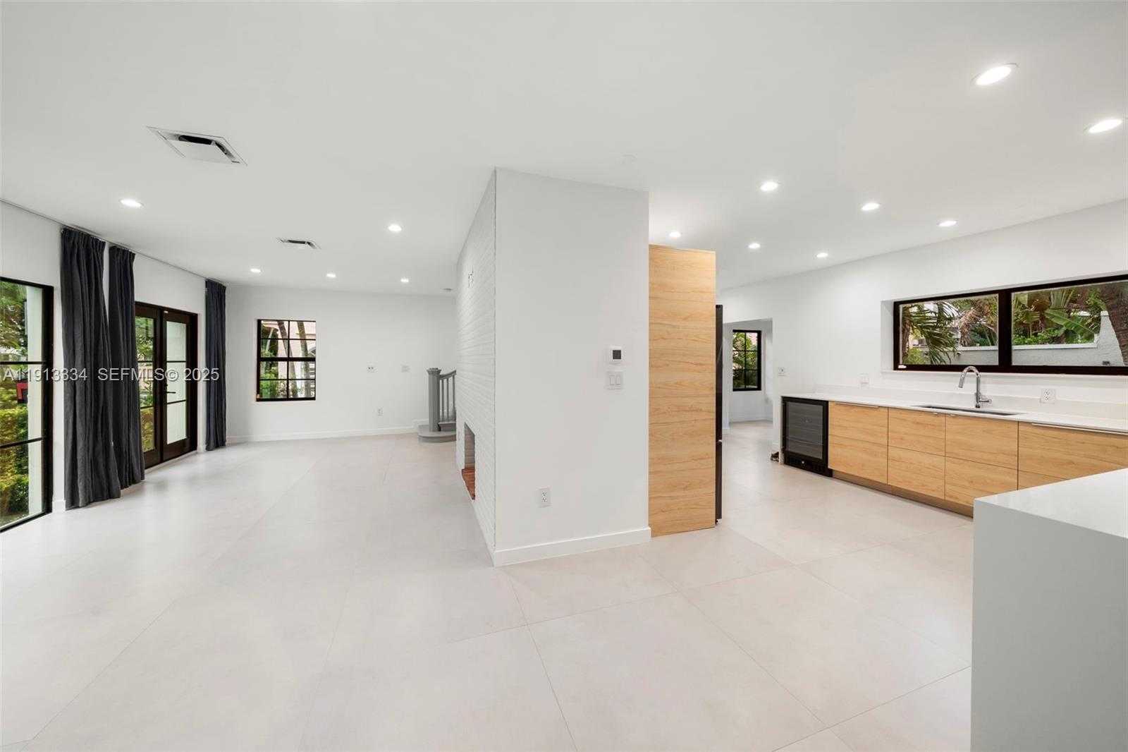 Small Image of 151 NORTH EAST 43RD ST, Miami Number 37