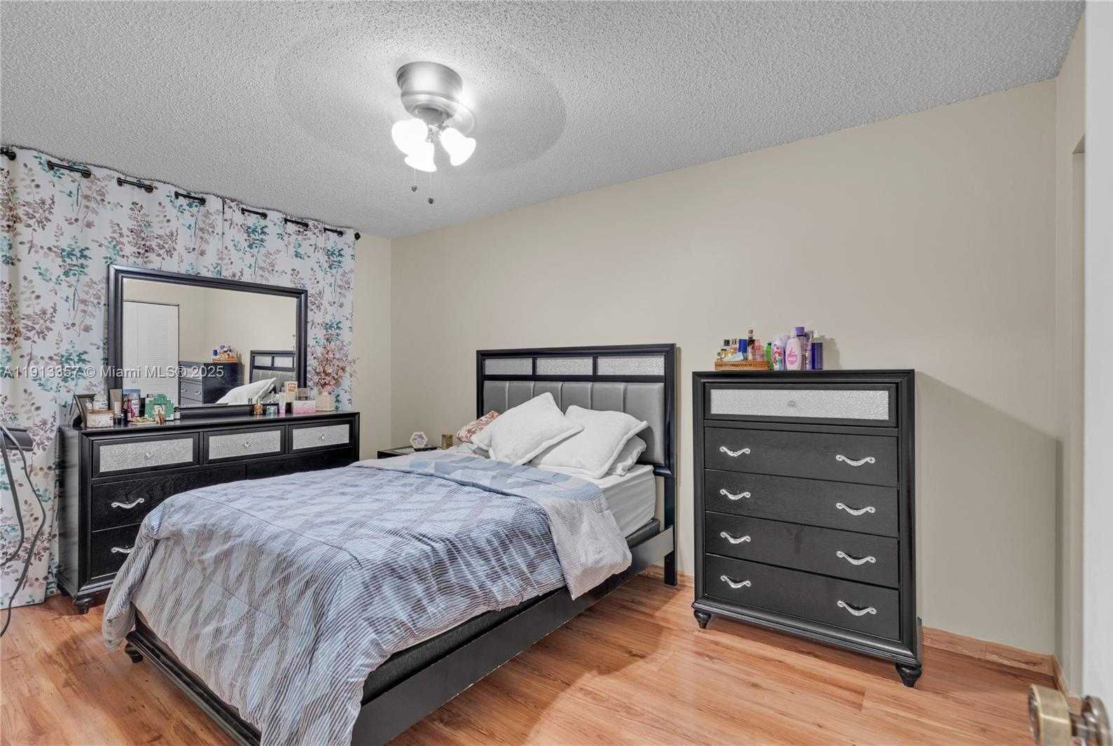 Small Image of 18256 Mediterranean Blvd, Hialeah, FL 33015, USA Number 11