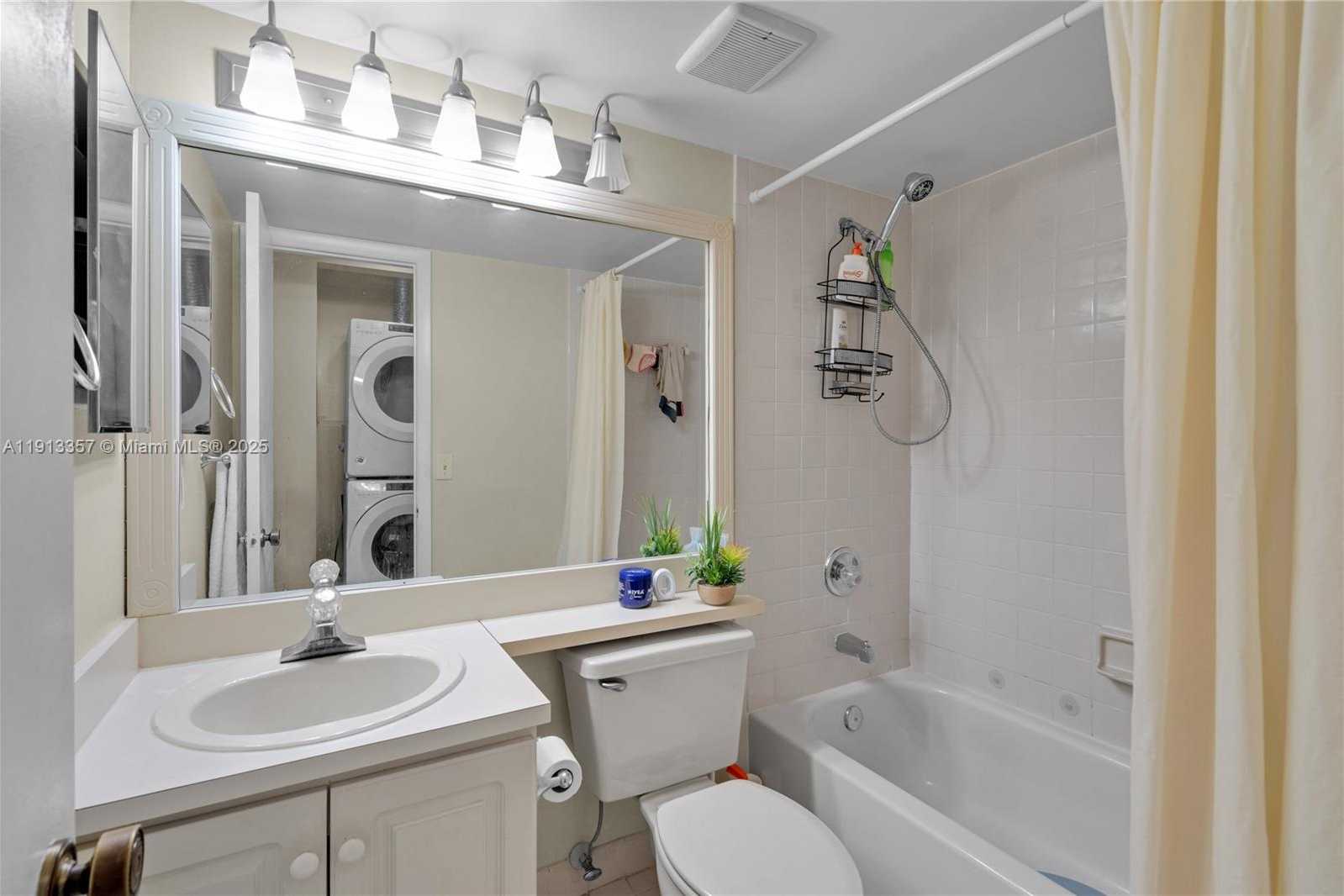 Small Image of 18256 Mediterranean Blvd, Hialeah, FL 33015, USA Number 13