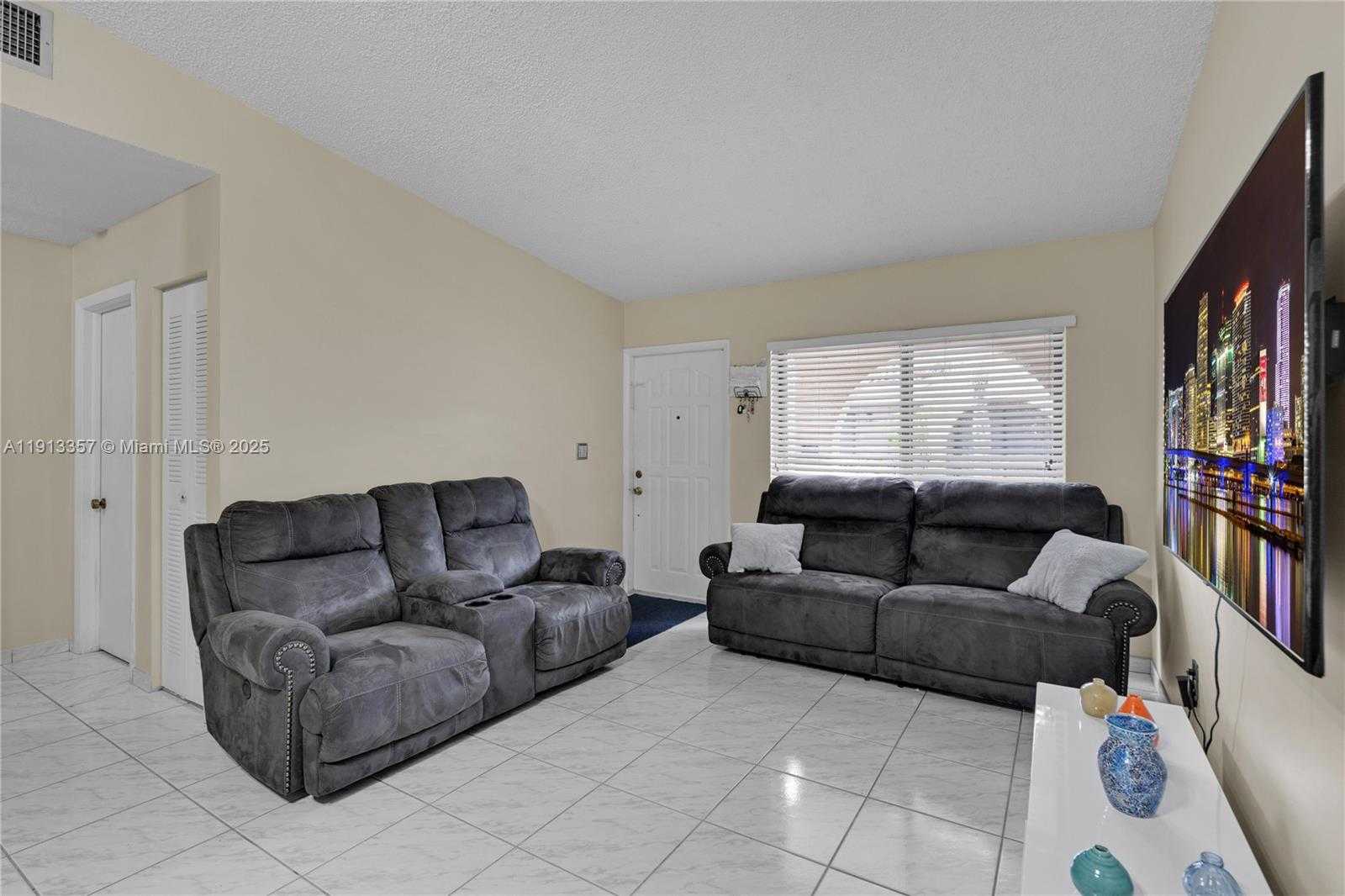Small Image of 18256 Mediterranean Blvd, Hialeah, FL 33015, USA Number 2