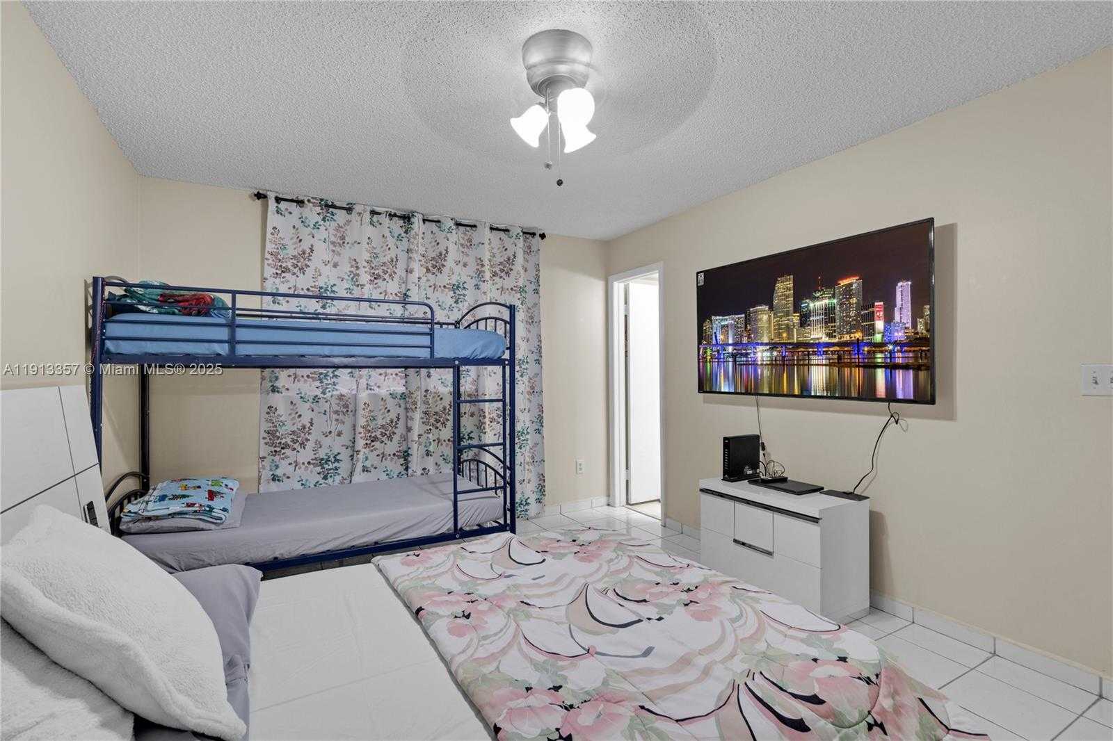 Small Image of 18256 Mediterranean Blvd, Hialeah, FL 33015, USA Number 9