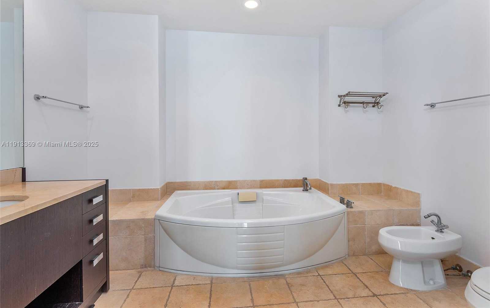 Small Image of 18201 COLLINS AVE #4008, Sunny Isles Beach Number 54