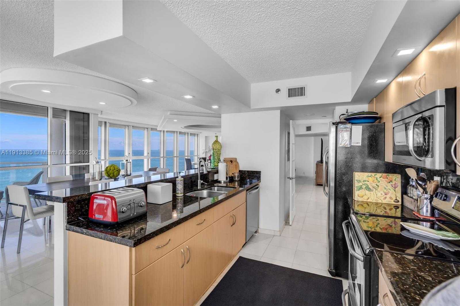 Small Image of 16485 COLLINS AVE #1836, Sunny Isles Beach Number 11