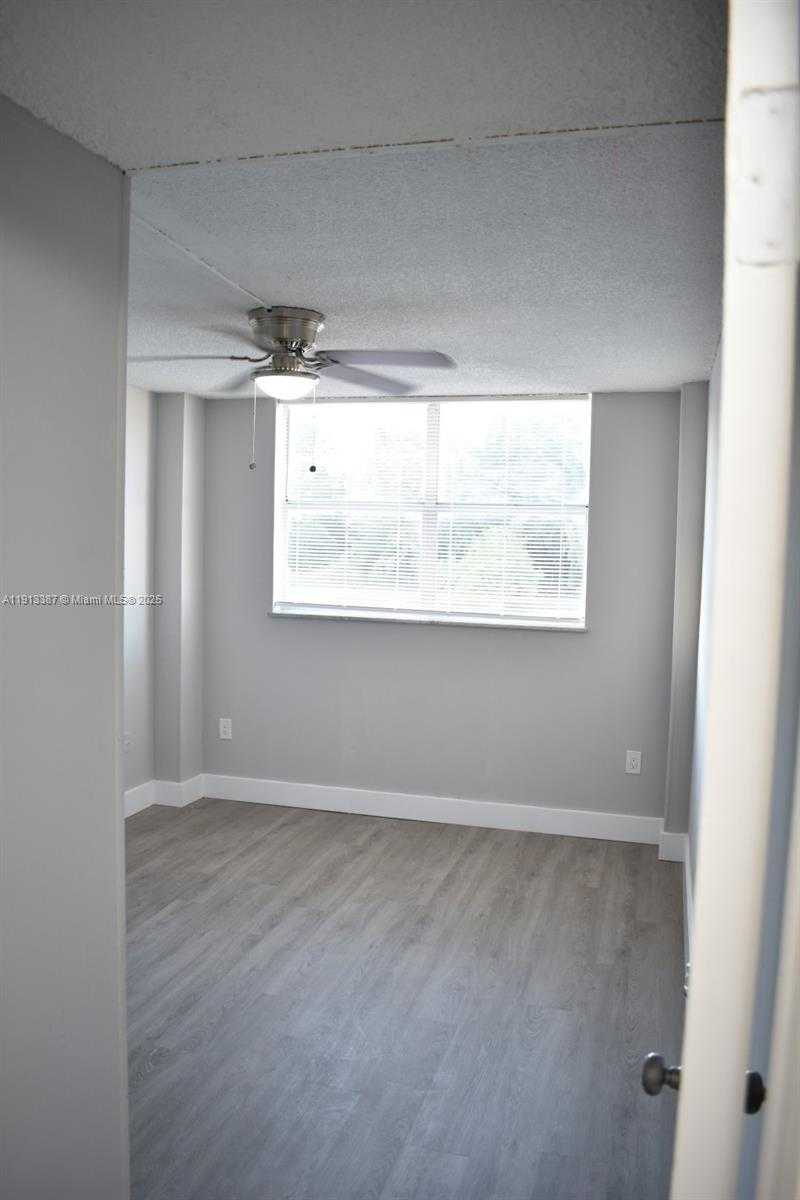 Small Image of 16465 NORTH EAST 22ND AVE #219, North Miami Beach Number 10