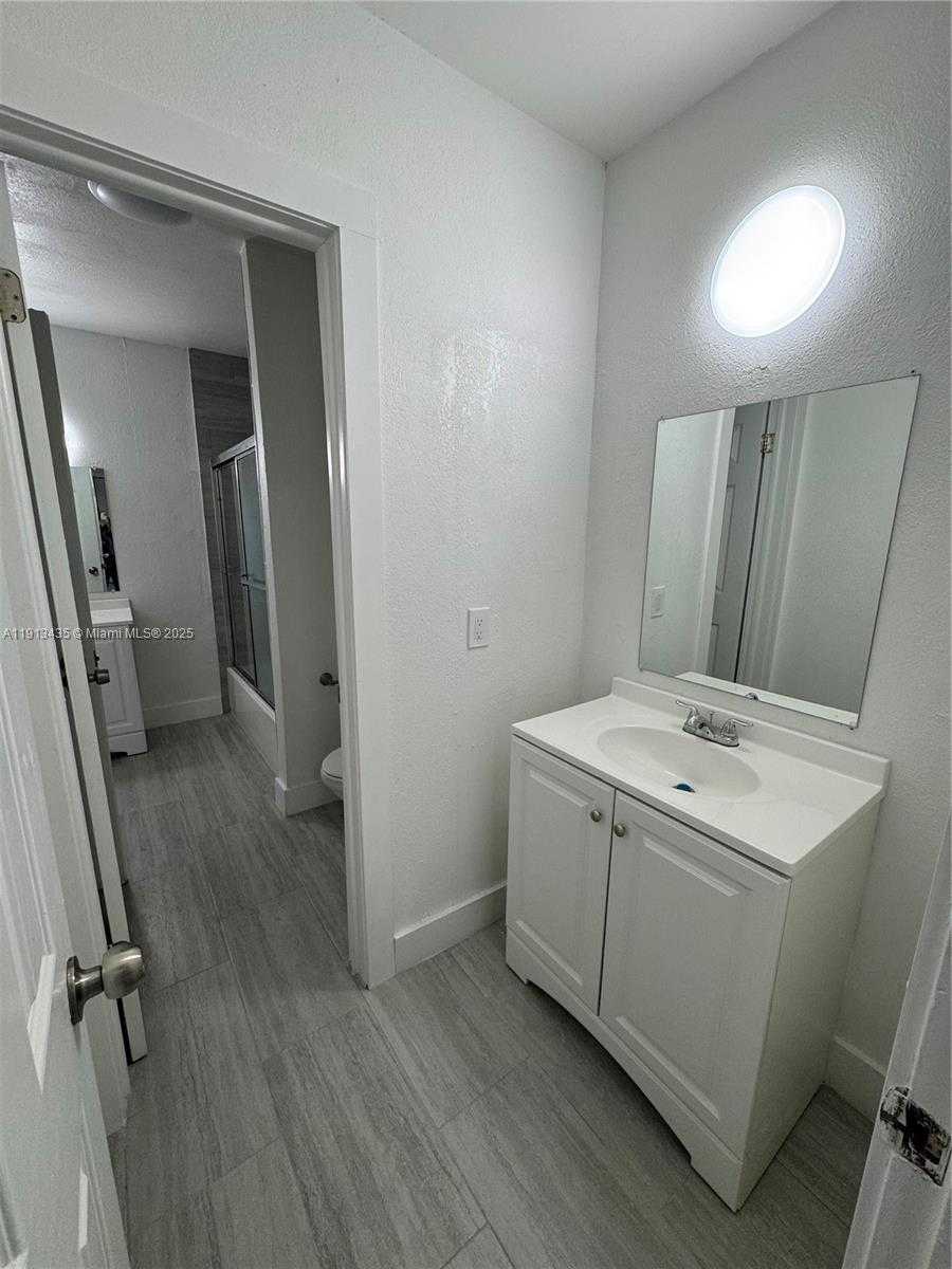 Small Image of 1799 SOUTH WEST 36TH AVE #1, Miami Number 7