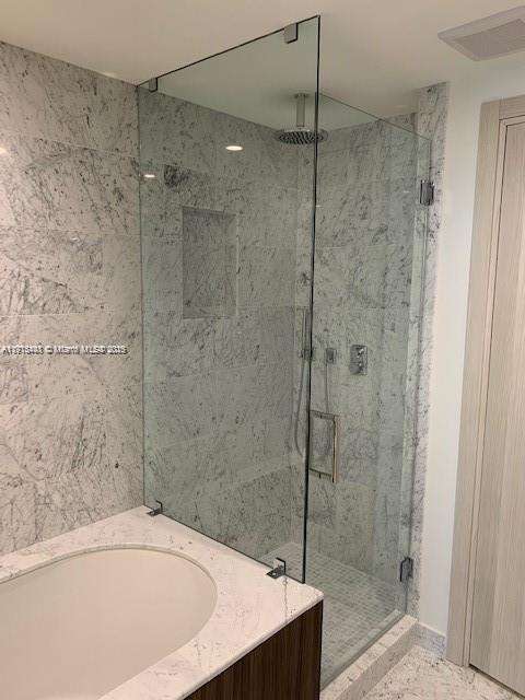 Small Image of 1000 BRICKELL PLAZA #4914, Miami Number 15